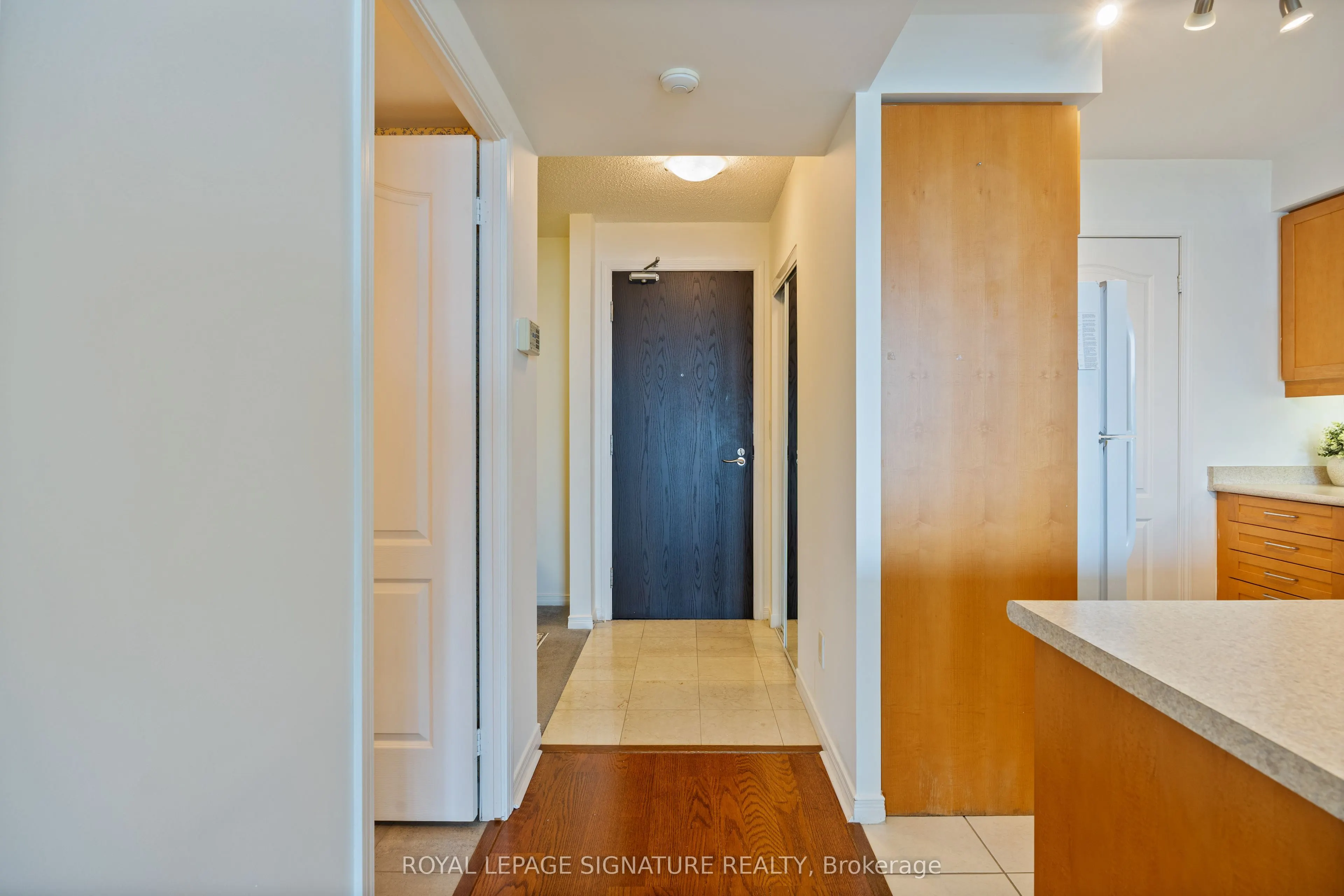 205 The Donway W, #402
