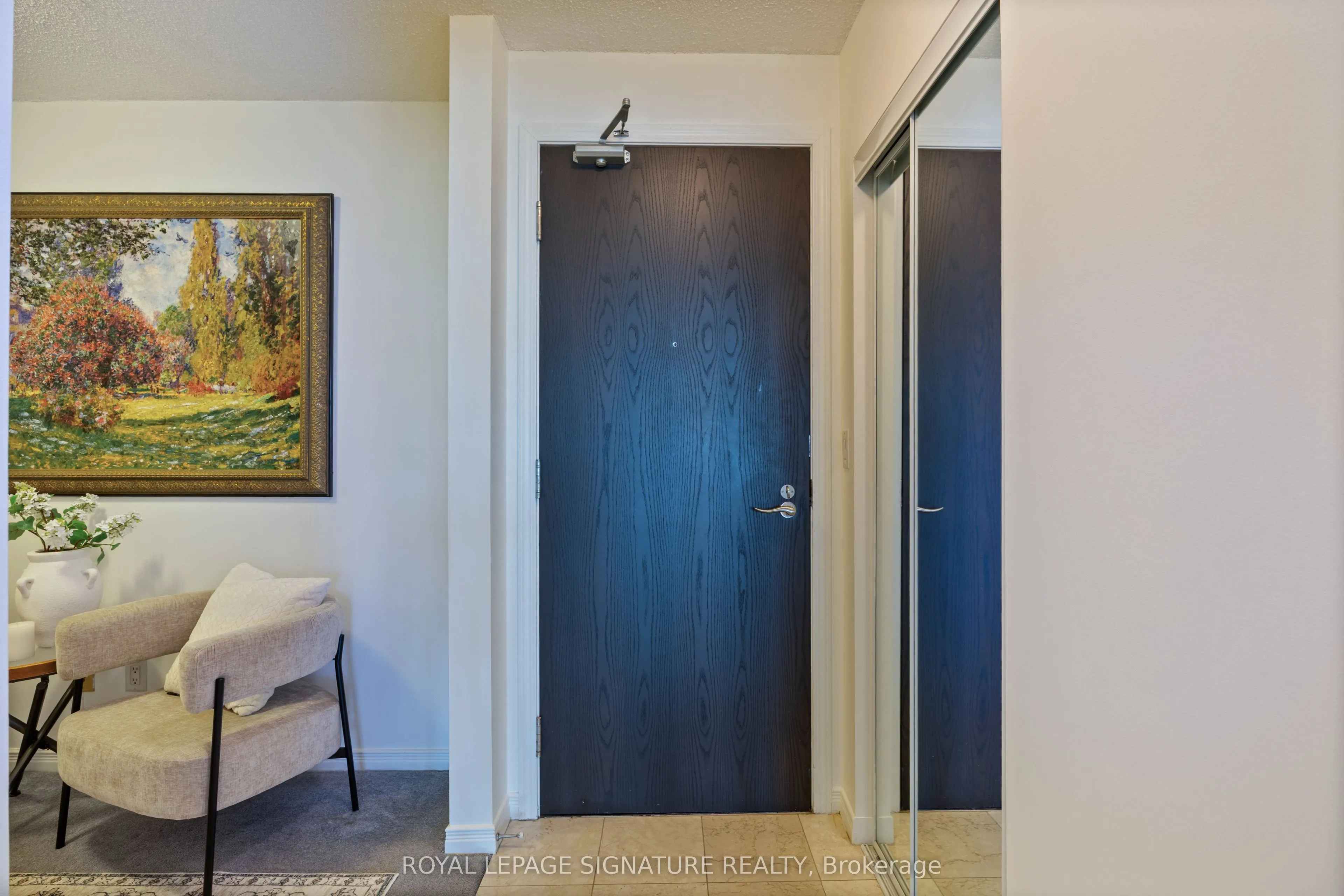 205 The Donway W, #402