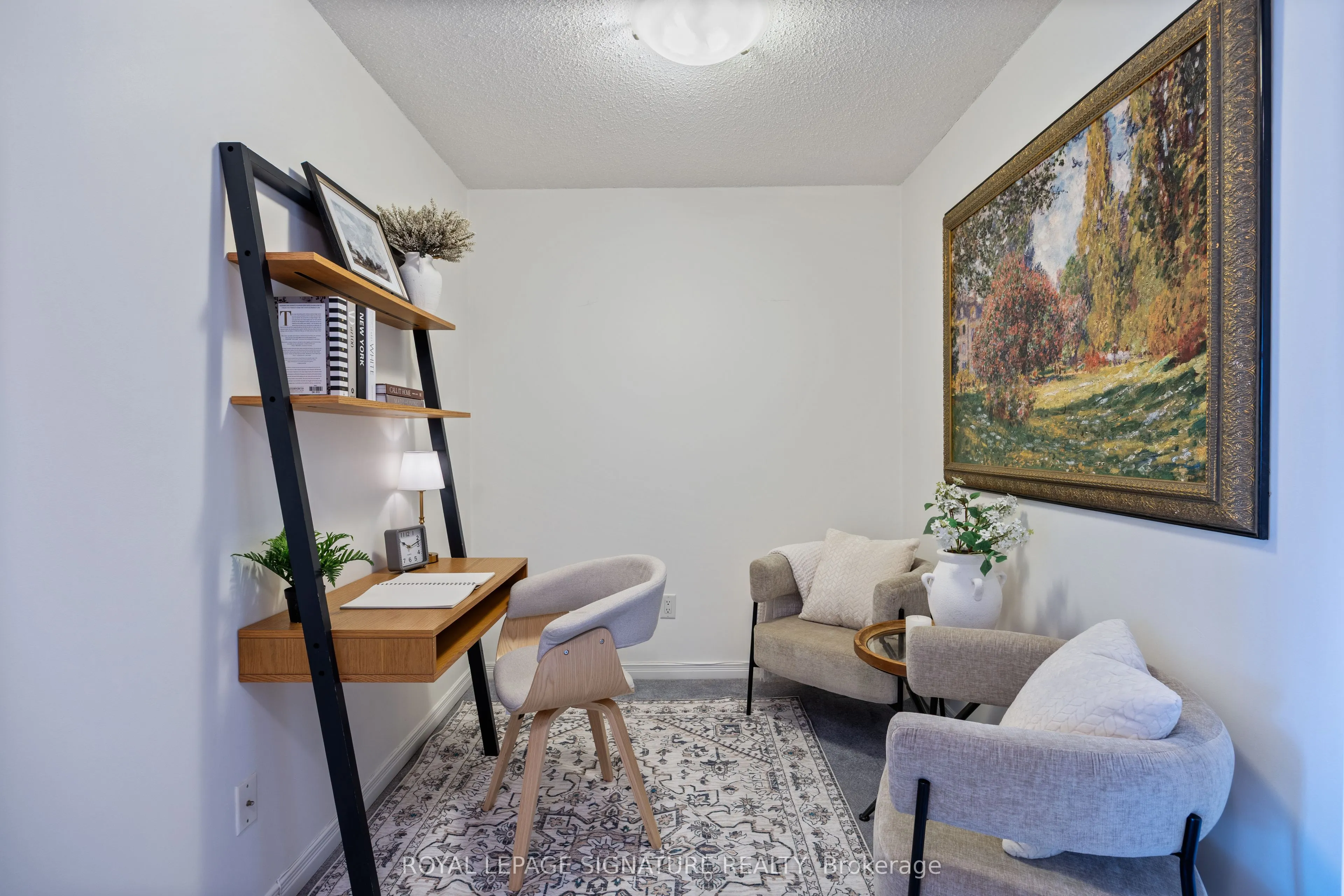 205 The Donway W, #402
