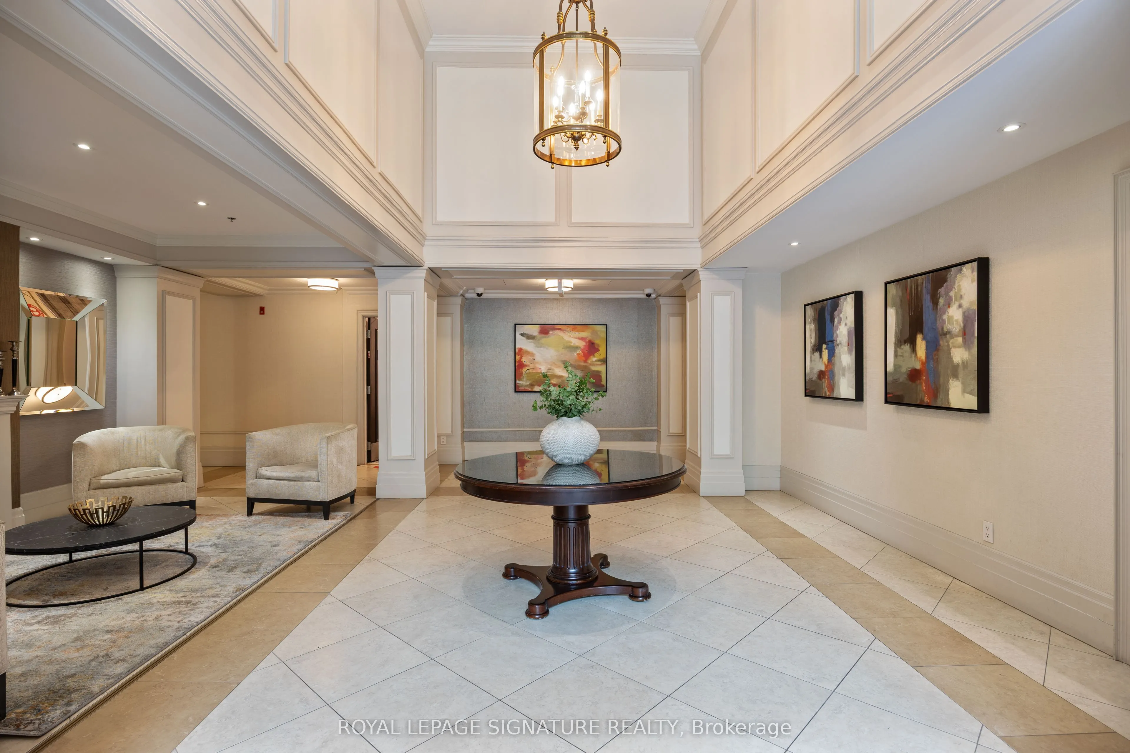 205 The Donway W, #402