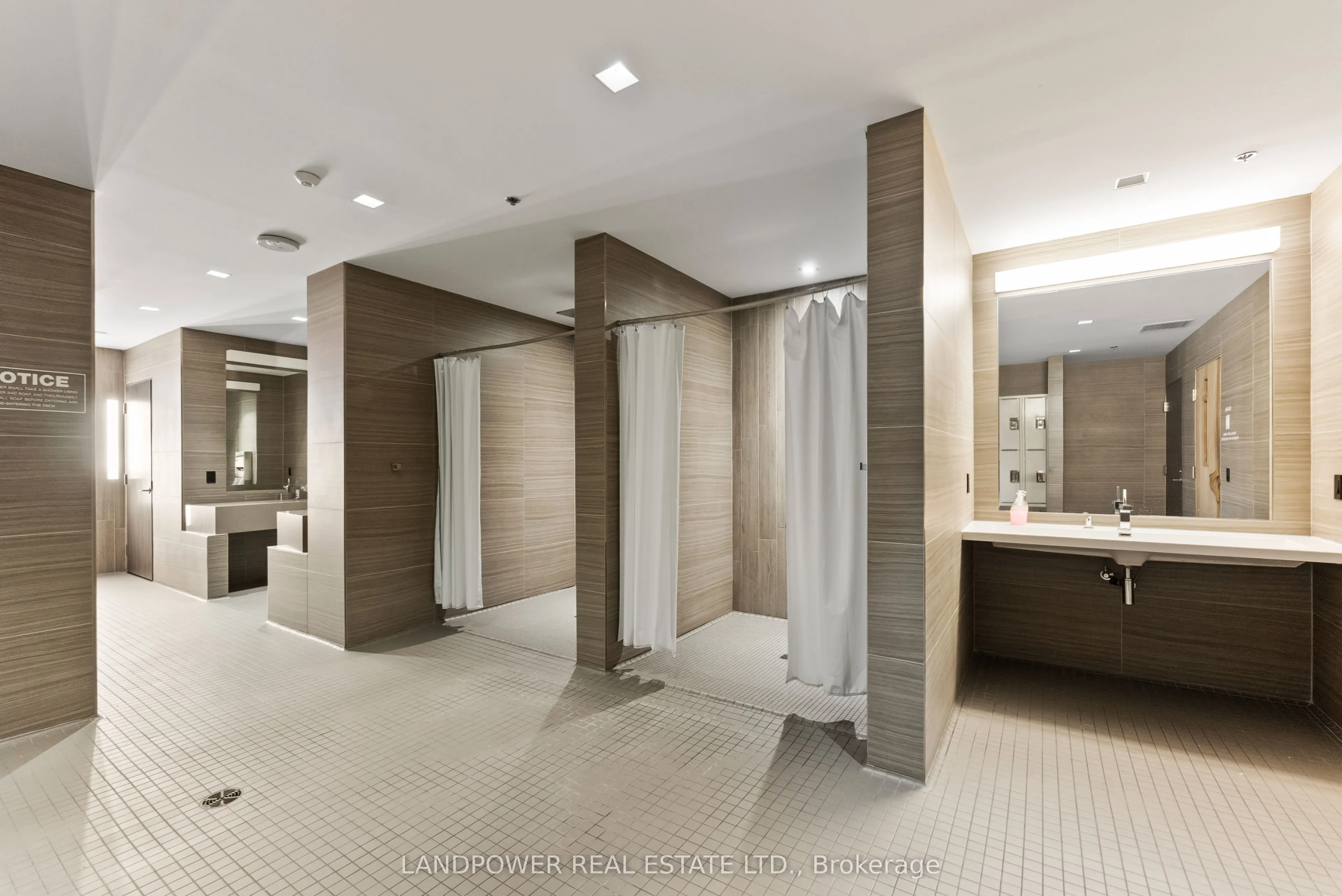 30 Nelson Street, #1708