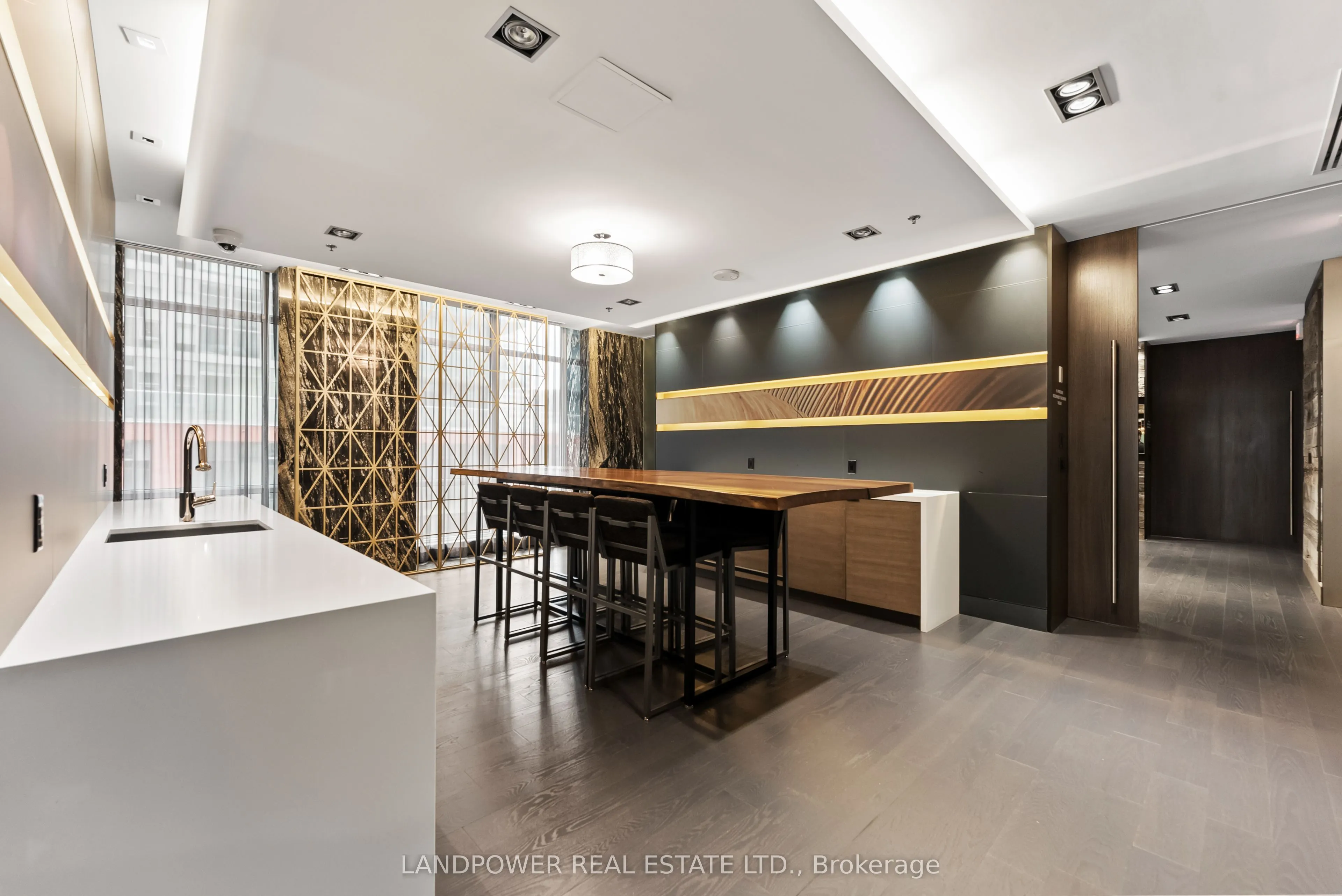 30 Nelson Street, #1708