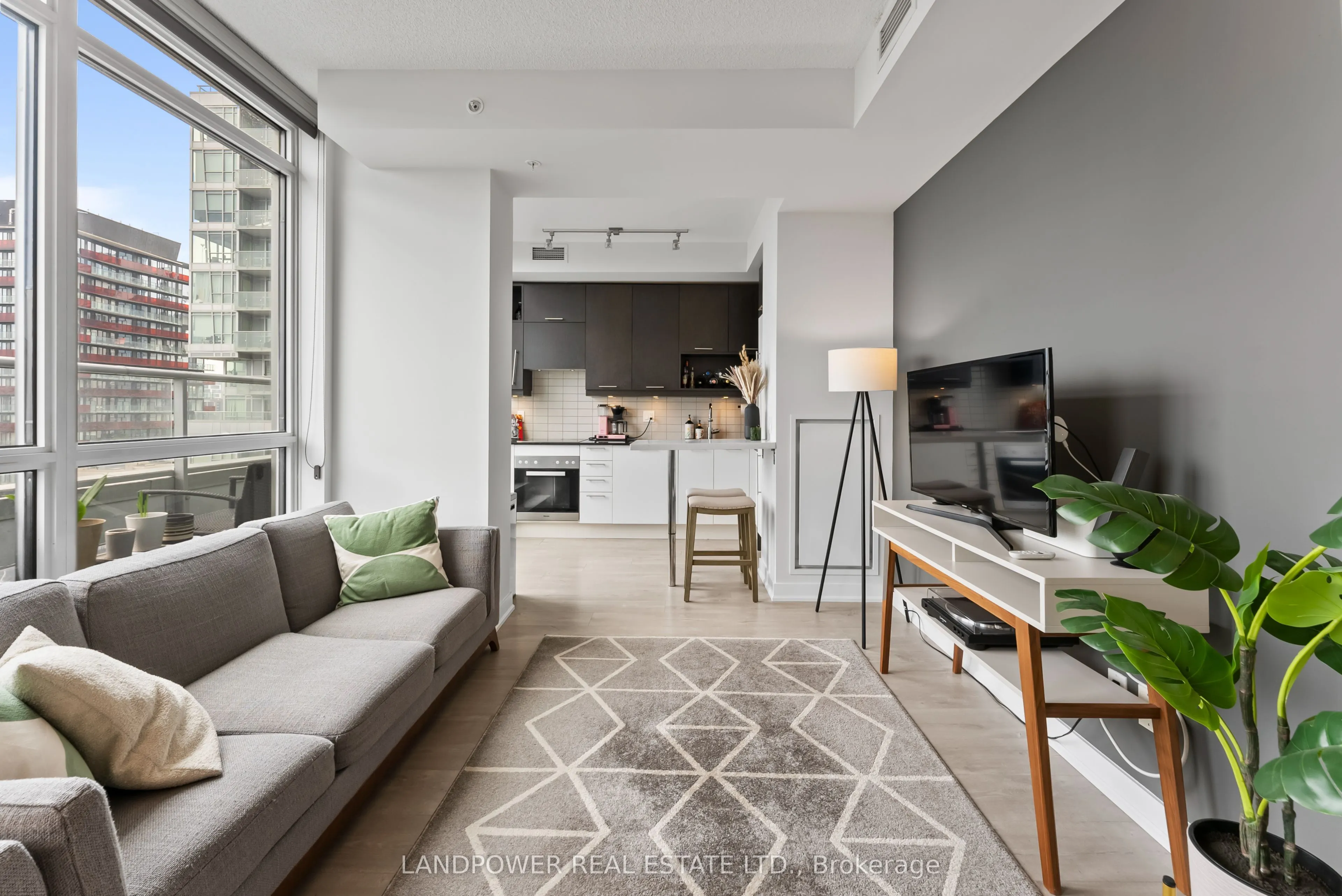 30 Nelson Street, #1708