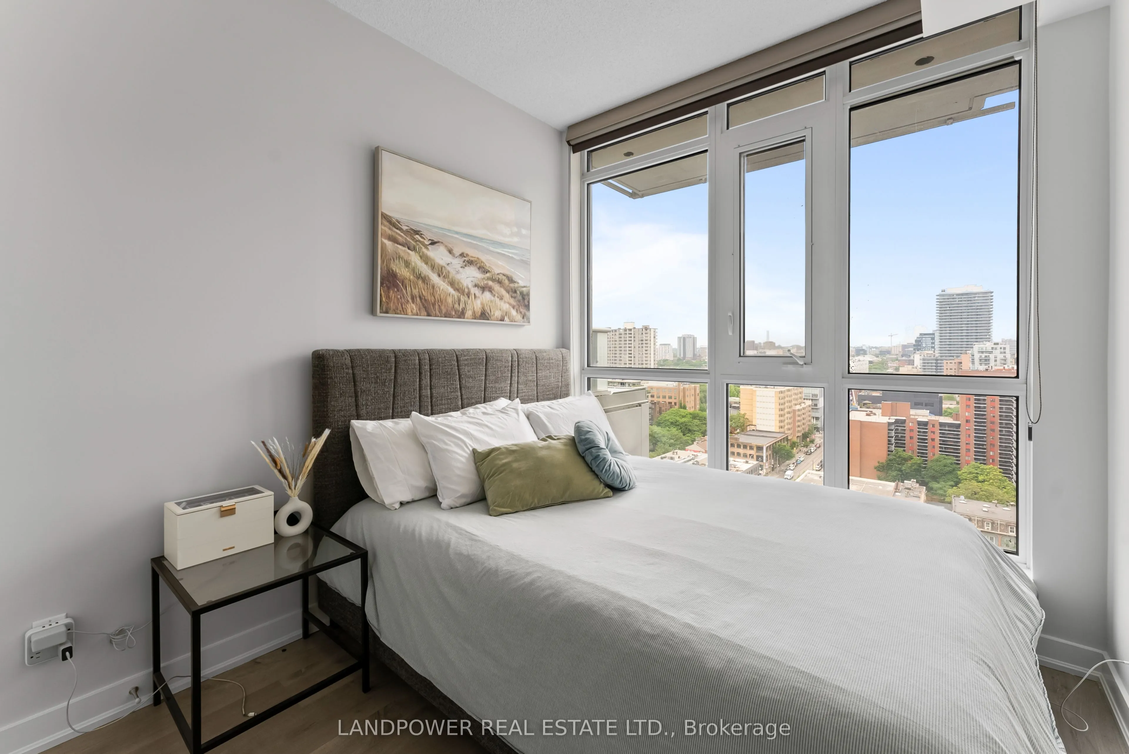 30 Nelson Street, #1708