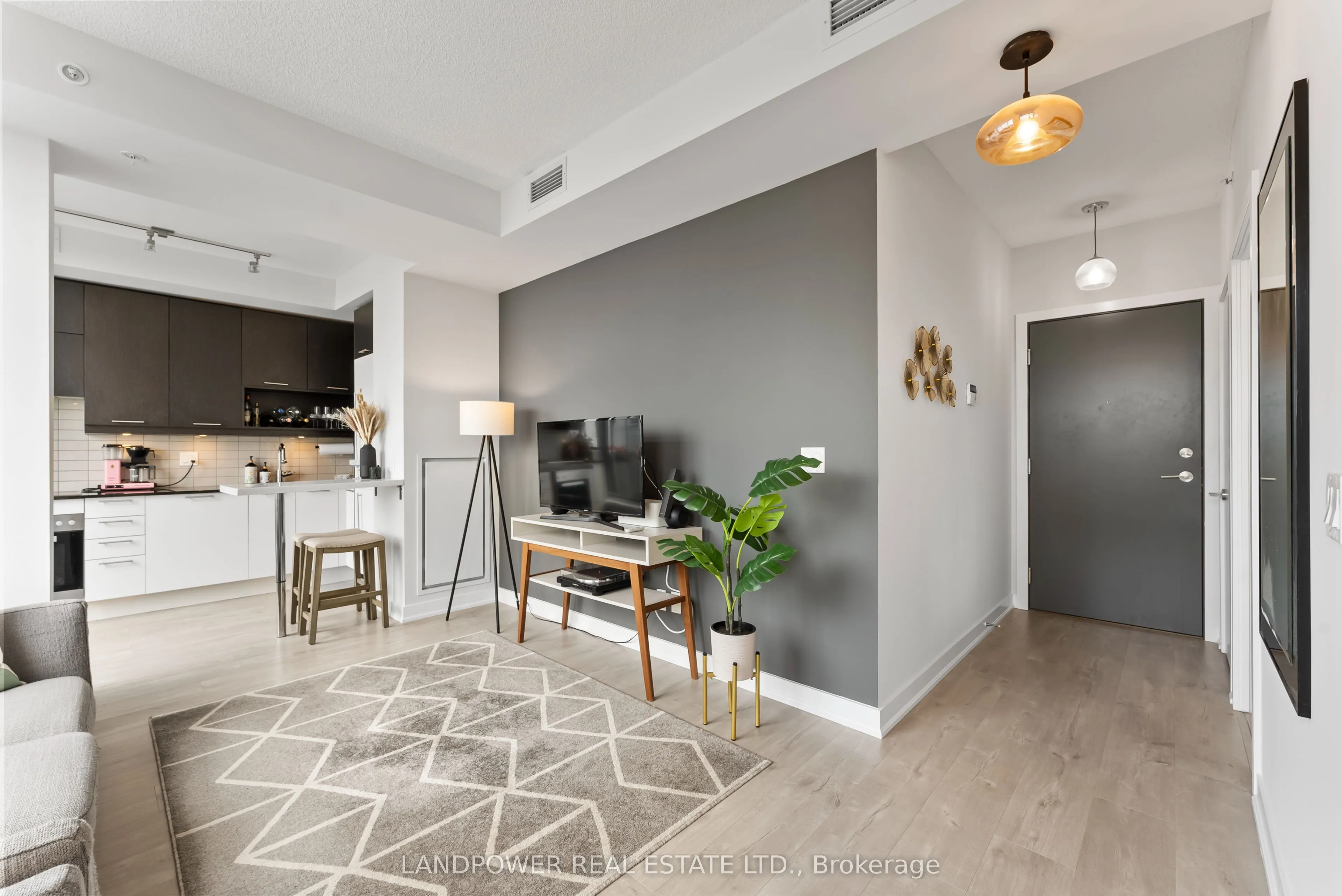 30 Nelson Street, #1708