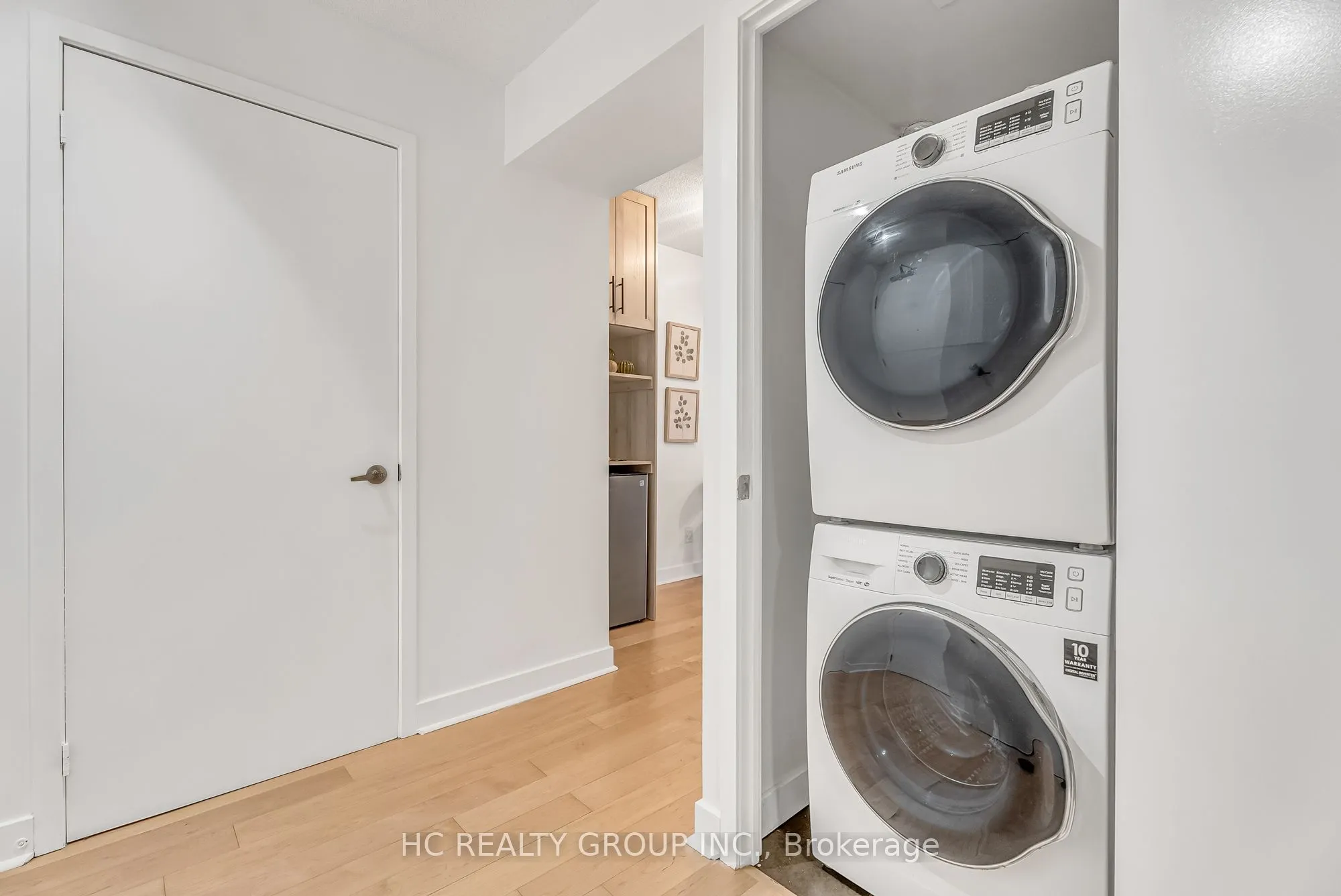 320 Richmond Street E, #322