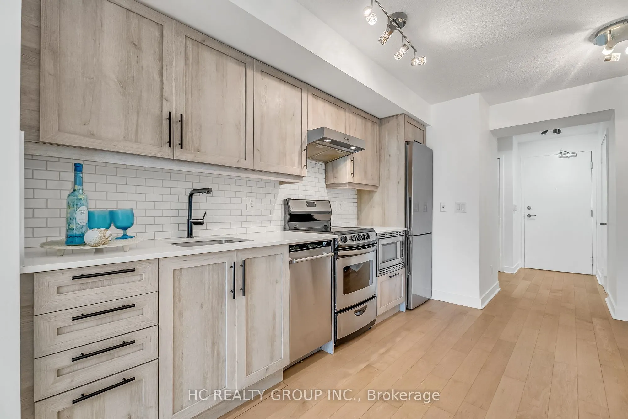 320 Richmond Street E, #322