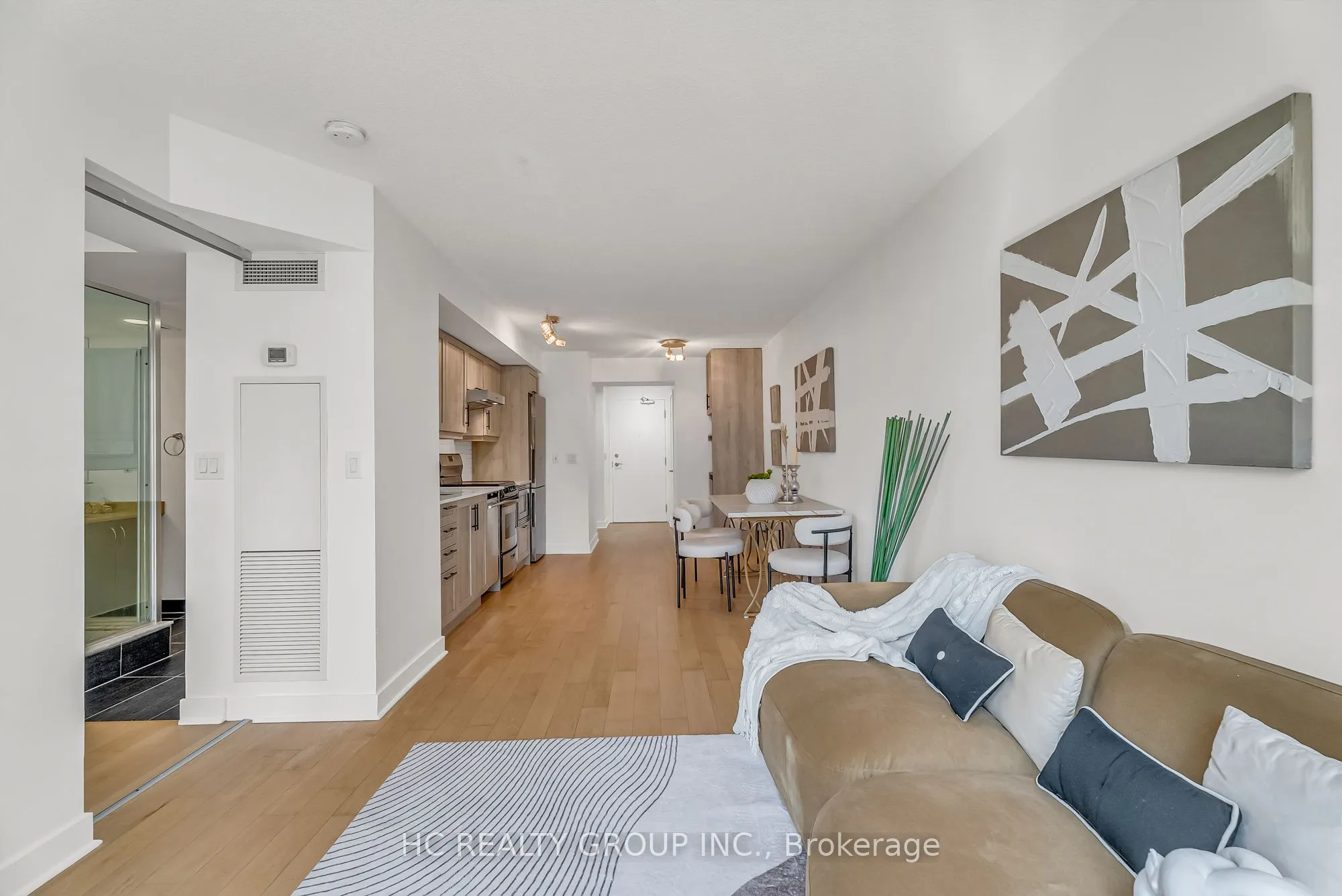 320 Richmond Street E, #322
