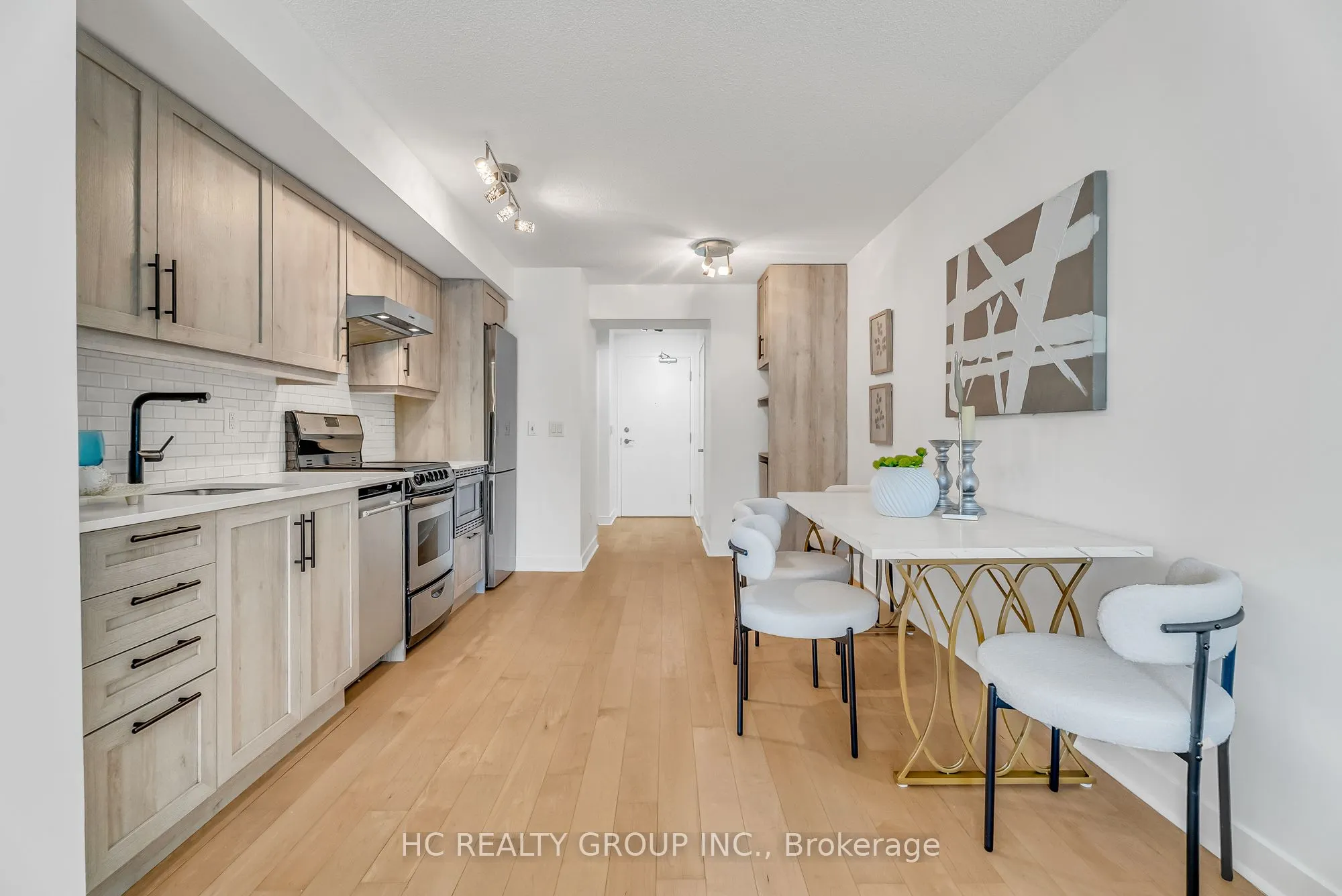 320 Richmond Street E, #322
