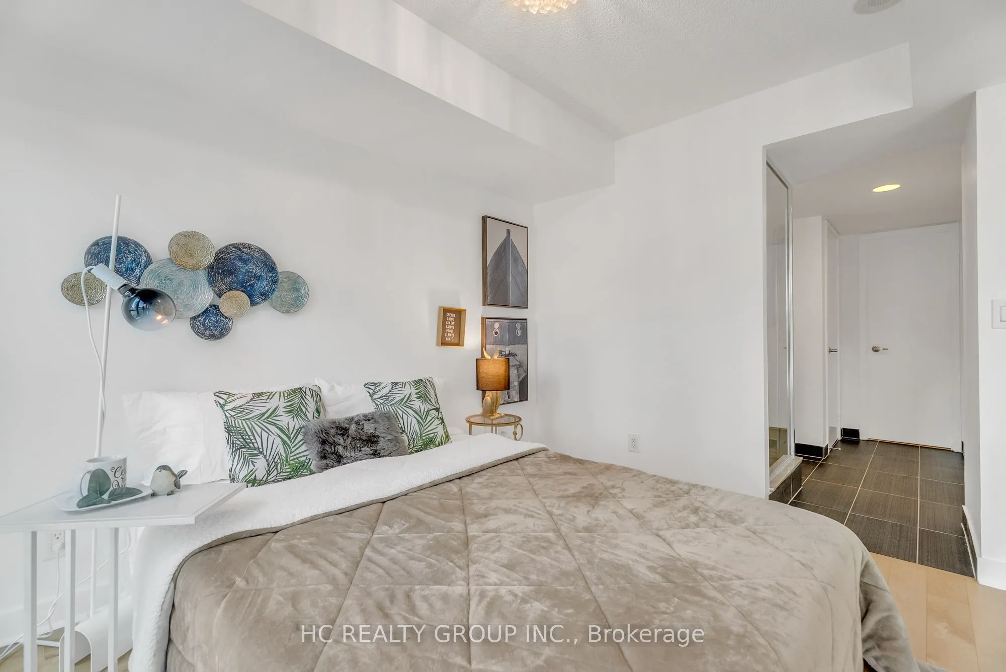 320 Richmond Street E, #322
