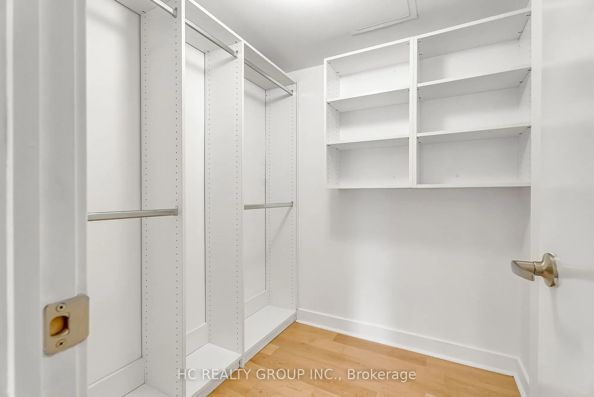 320 Richmond Street E, #322