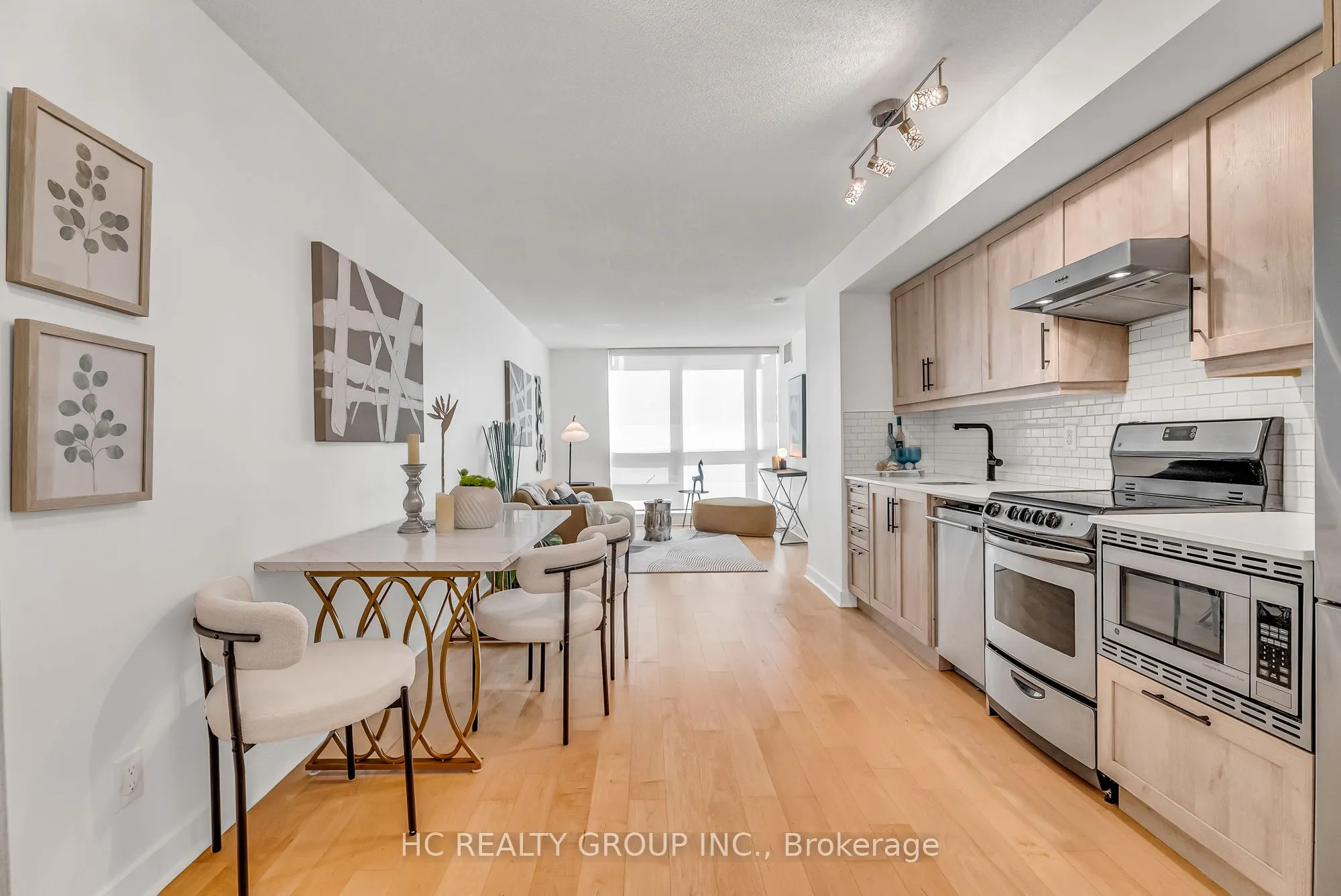 320 Richmond Street E, #322