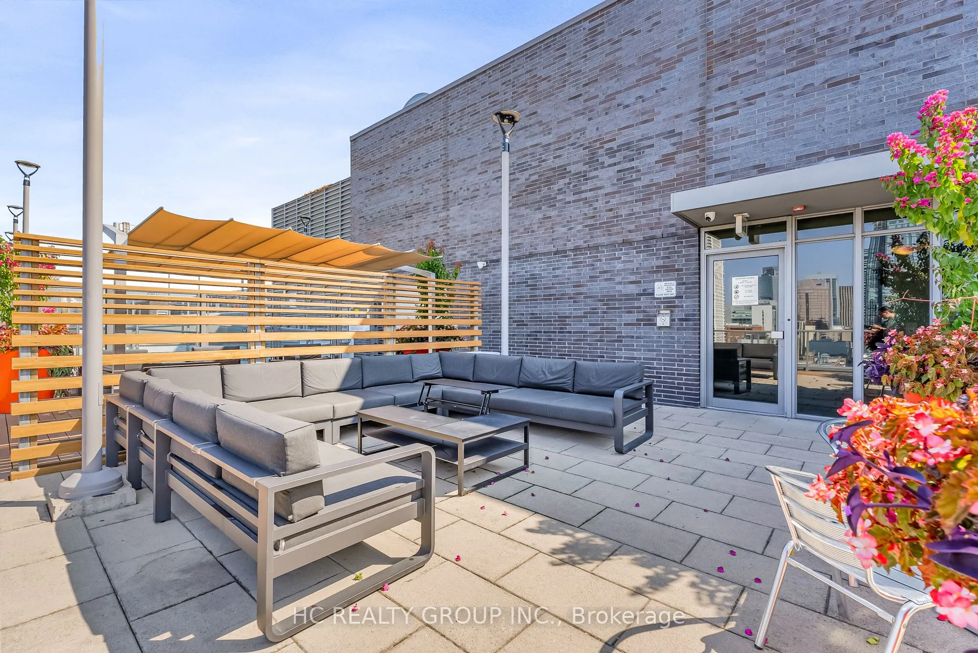 320 Richmond Street E, #322