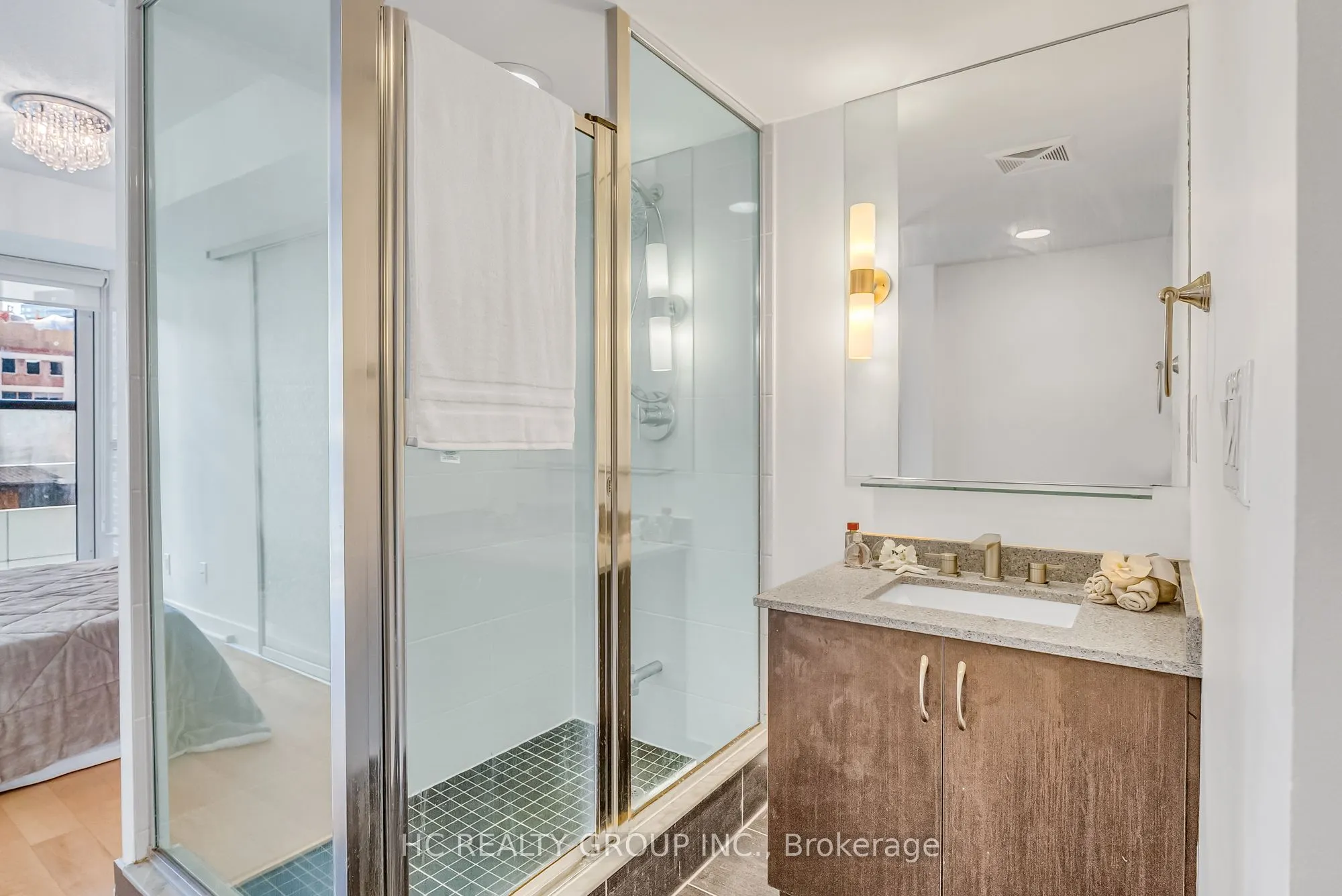 320 Richmond Street E, #322