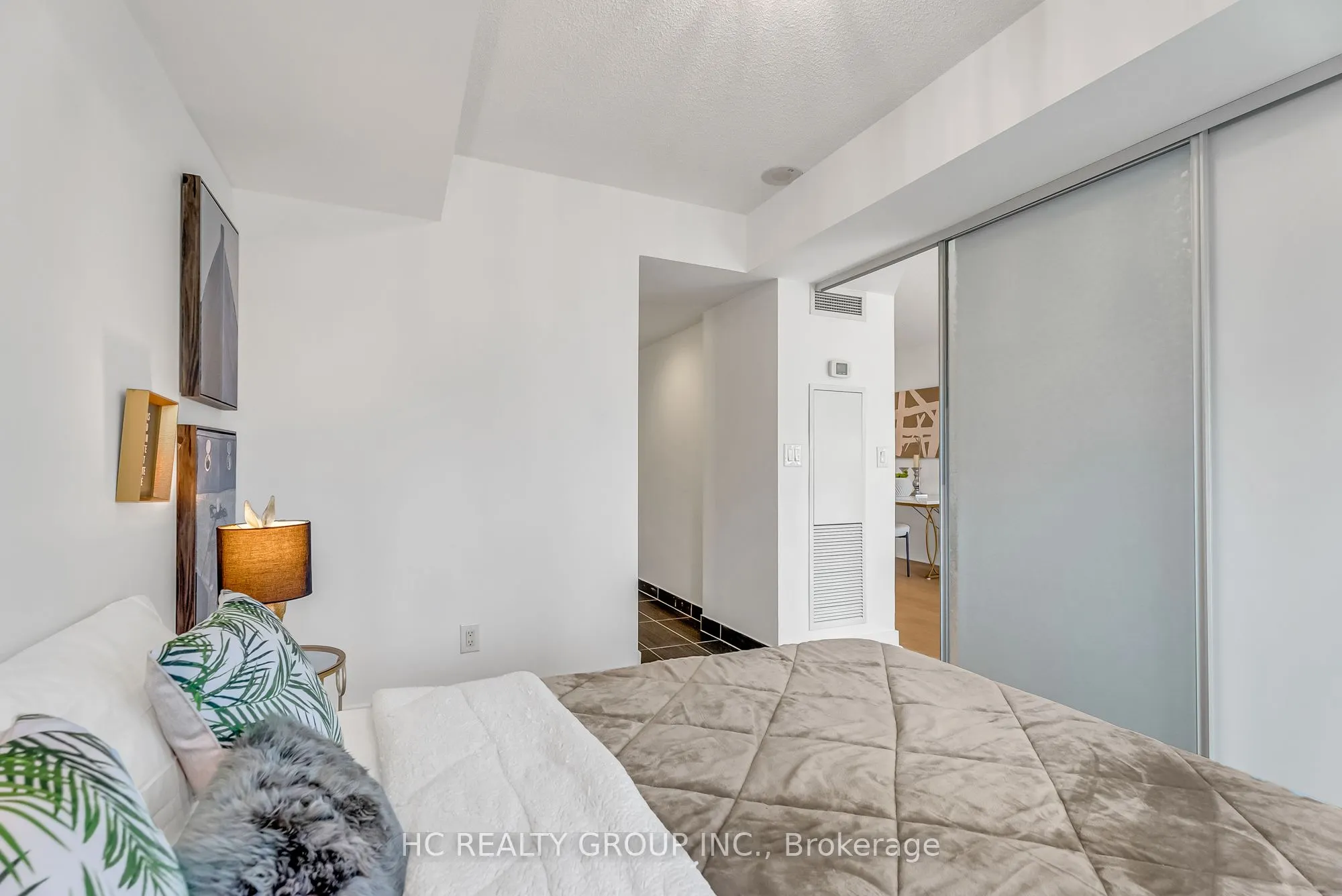 320 Richmond Street E, #322