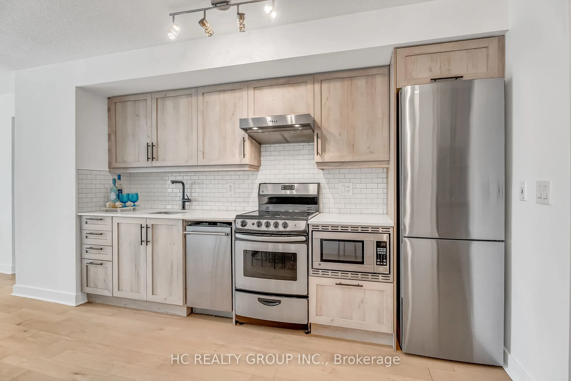 320 Richmond Street E, #322