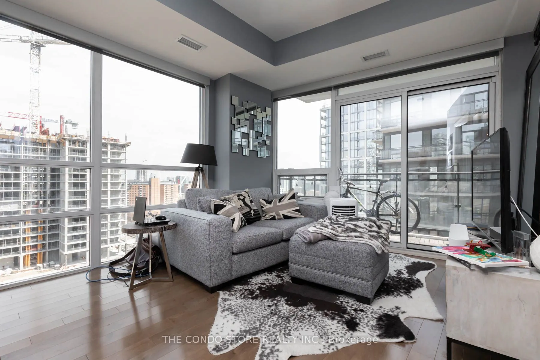 460 Adelaide Street E, #2006