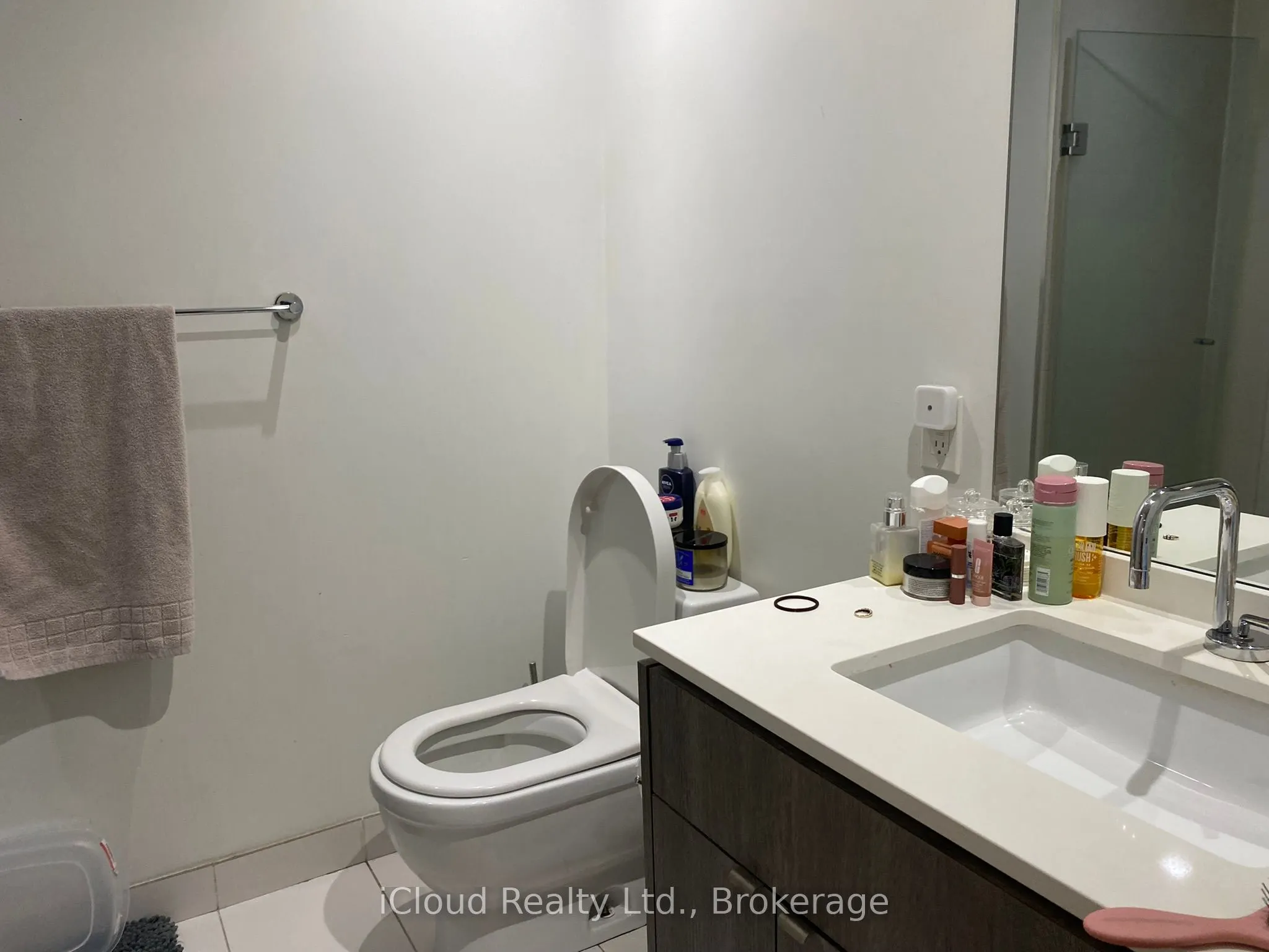 60 Colborne Street, #1208