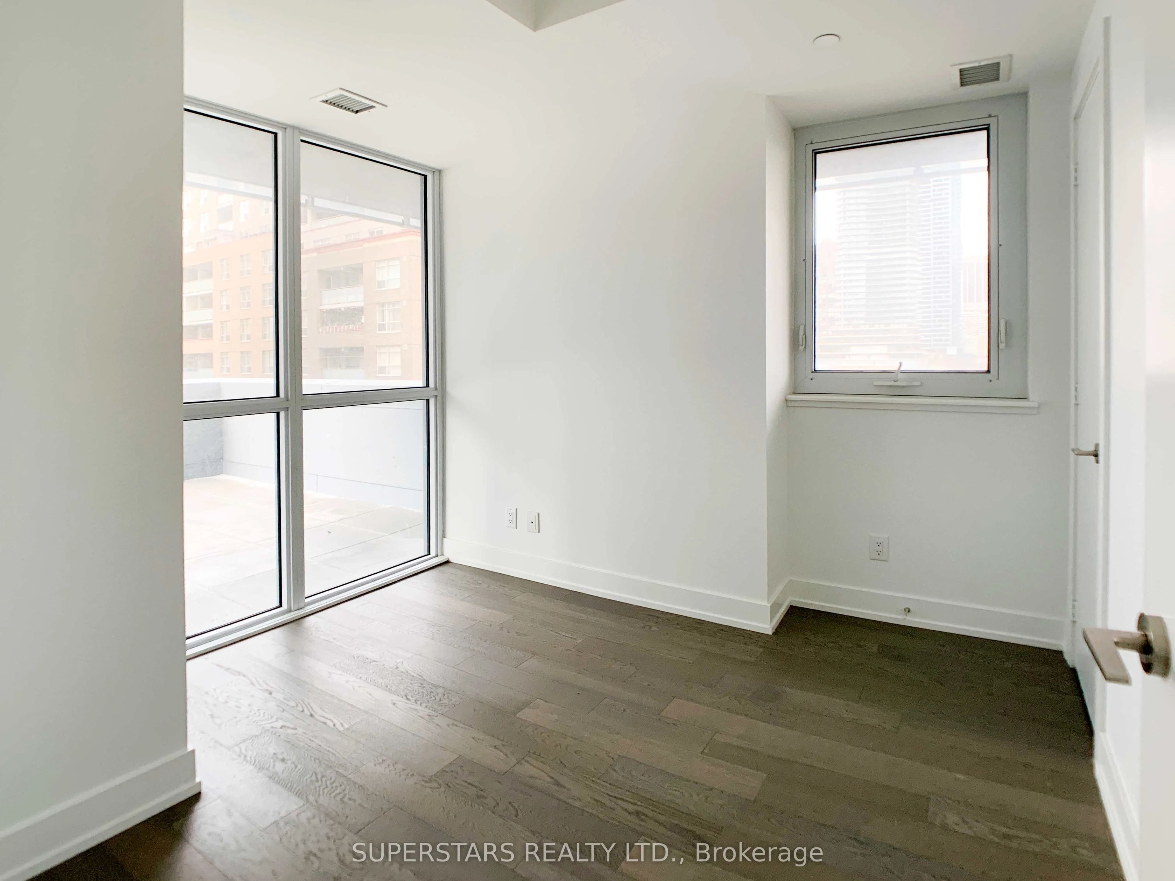 7 Grenville Street, #903