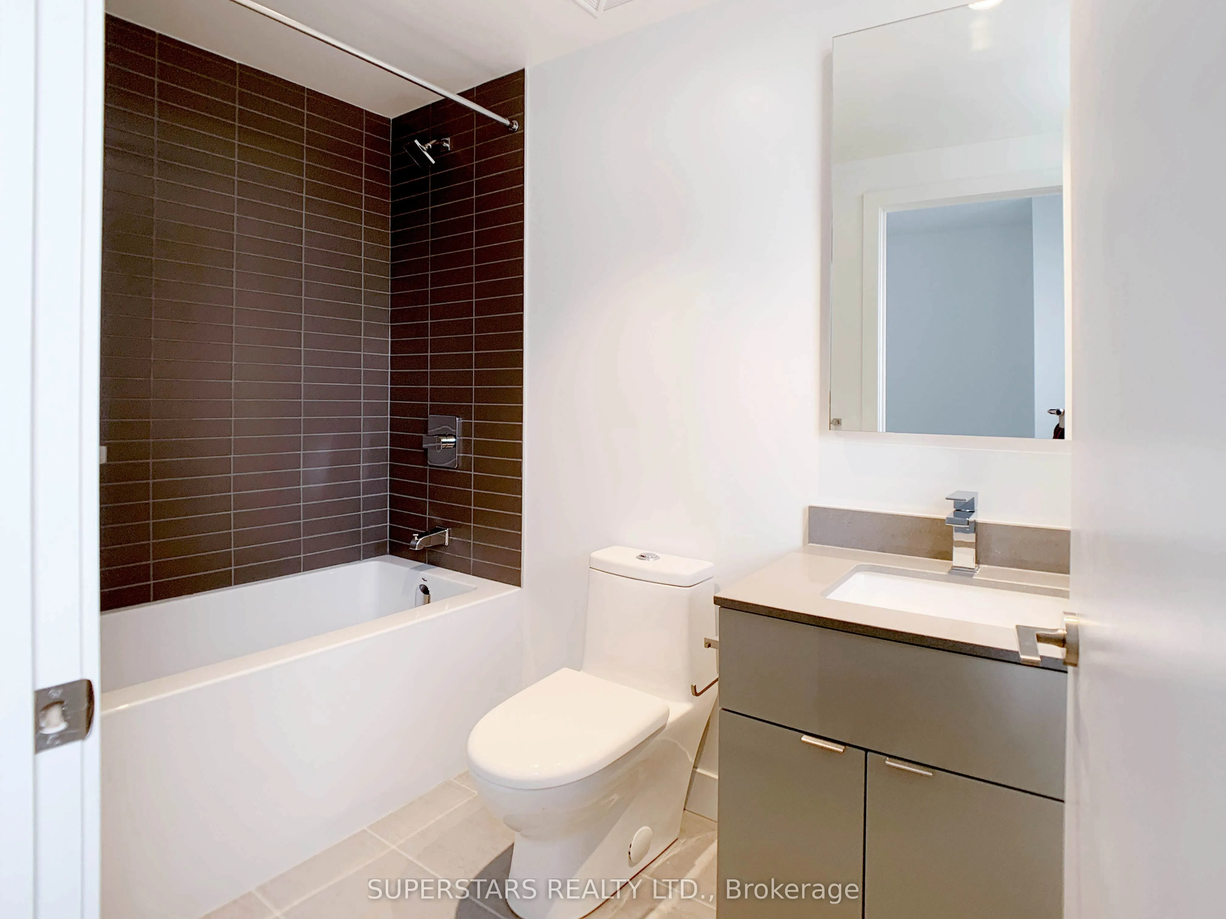 7 Grenville Street, #903