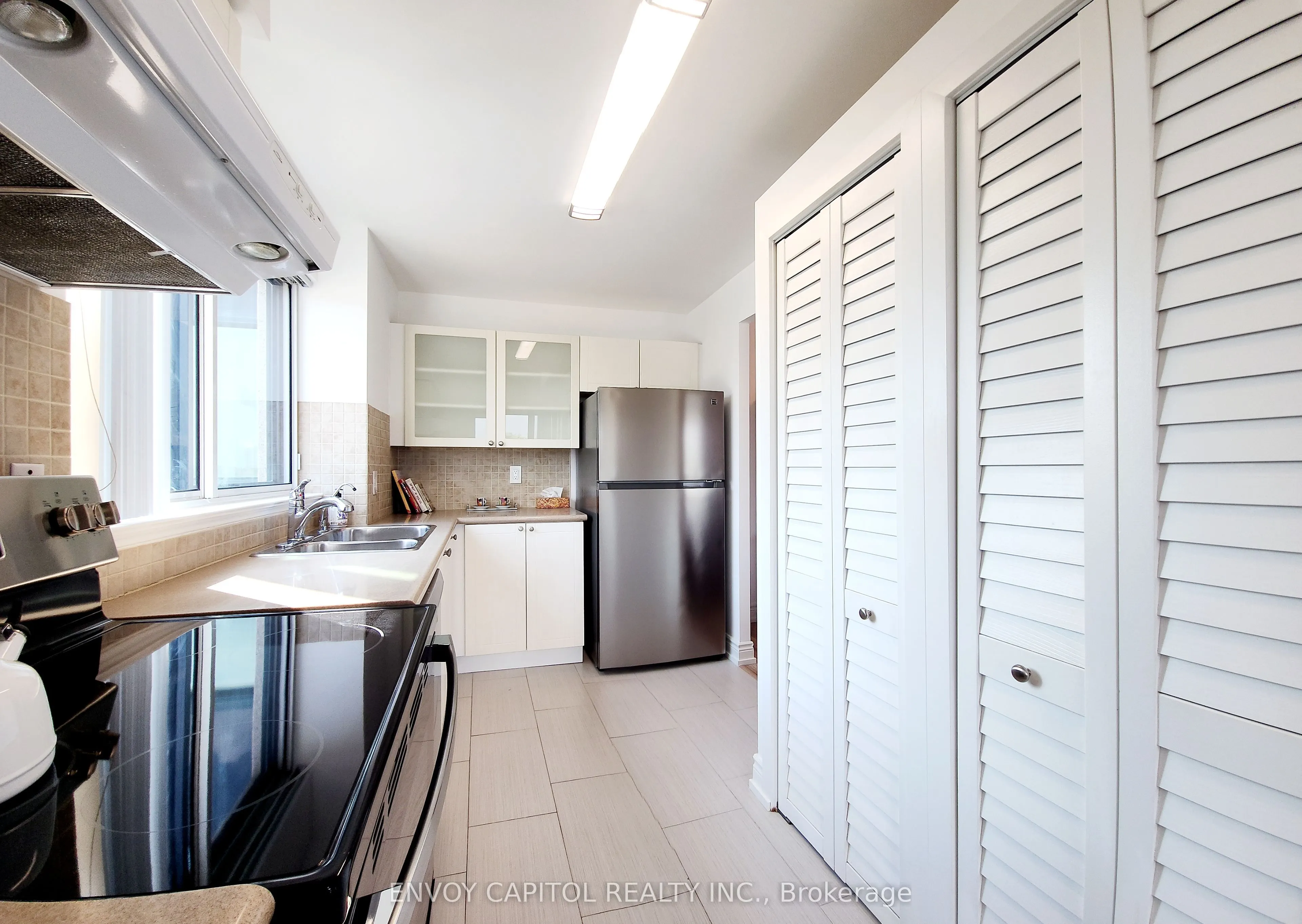 1 Hycrest Avenue, #602