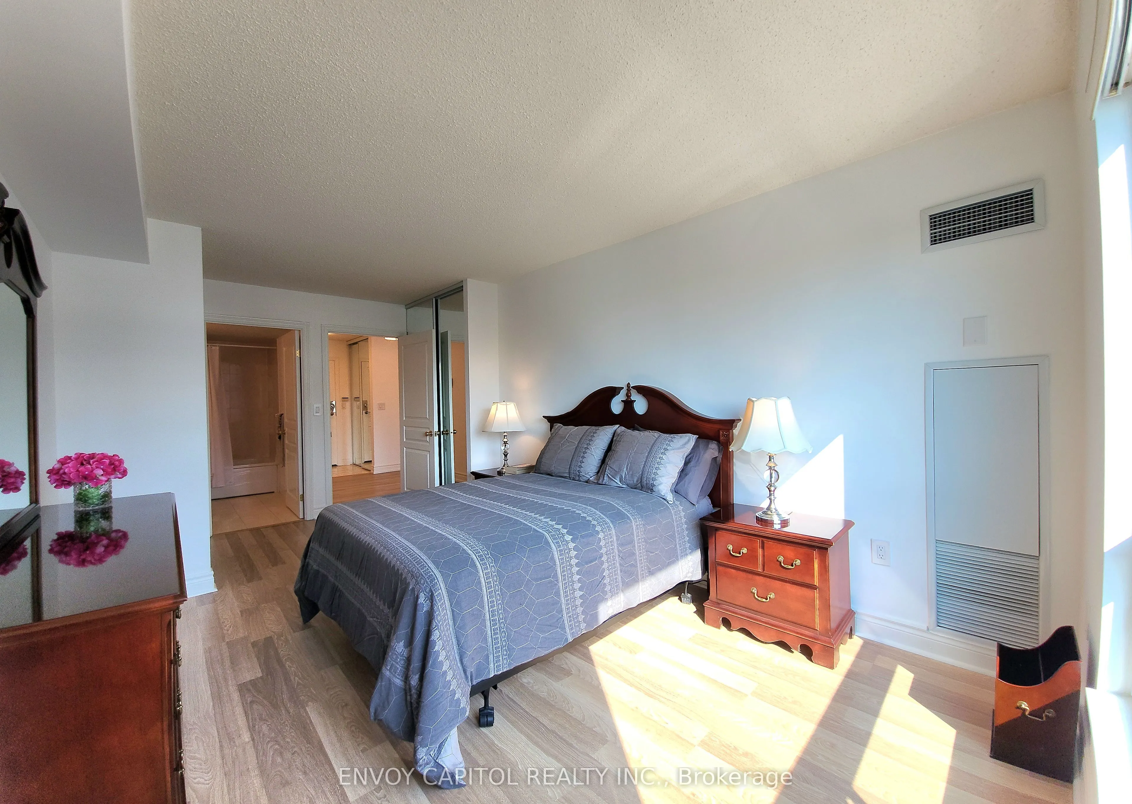 1 Hycrest Avenue, #602