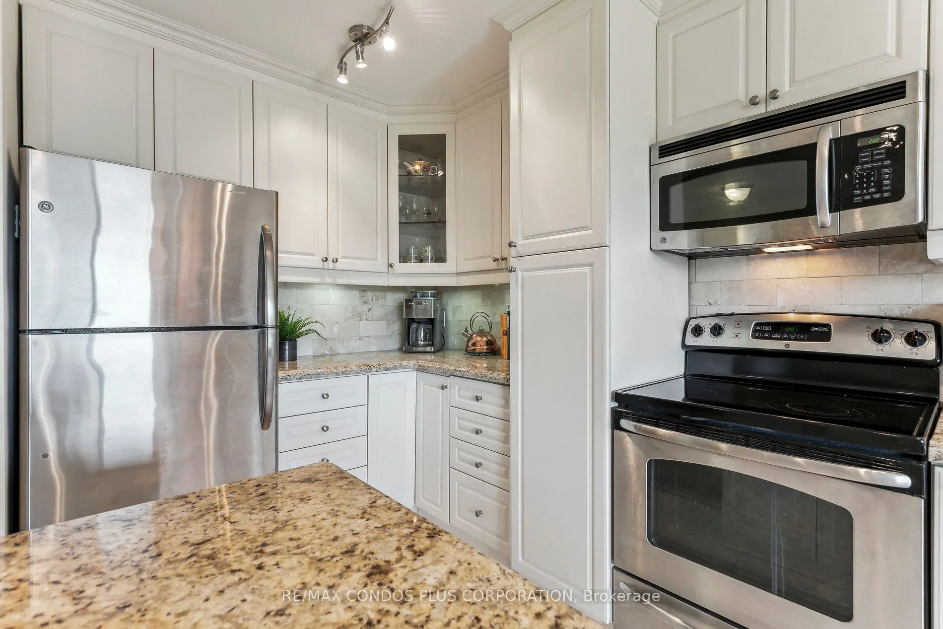 71 Jonesville Crescent W, #409