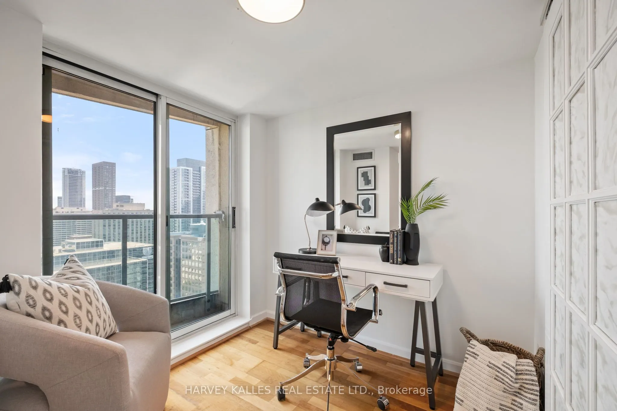 8 Park Road, #3108