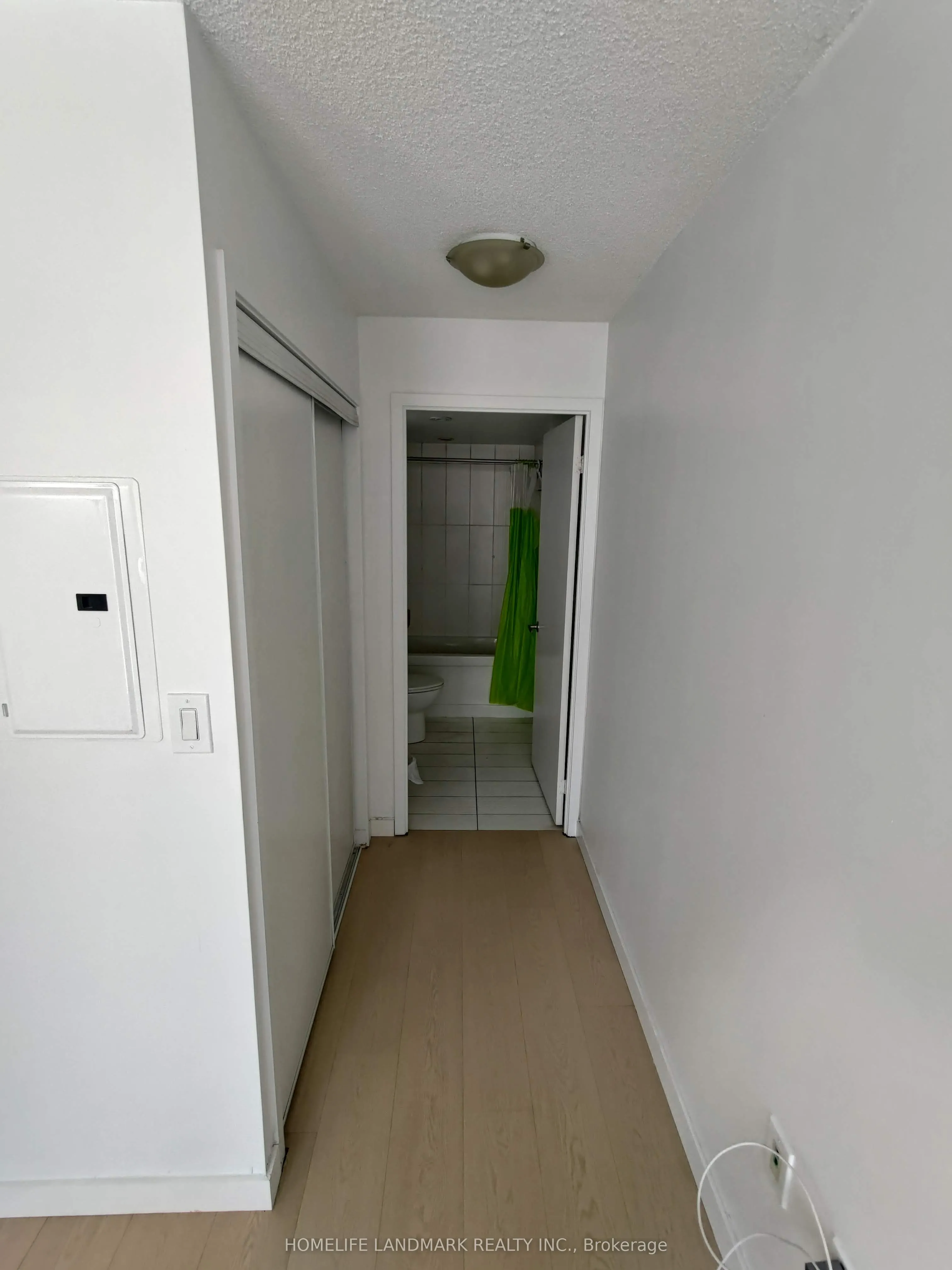 8 Telegram Mews, #1005
