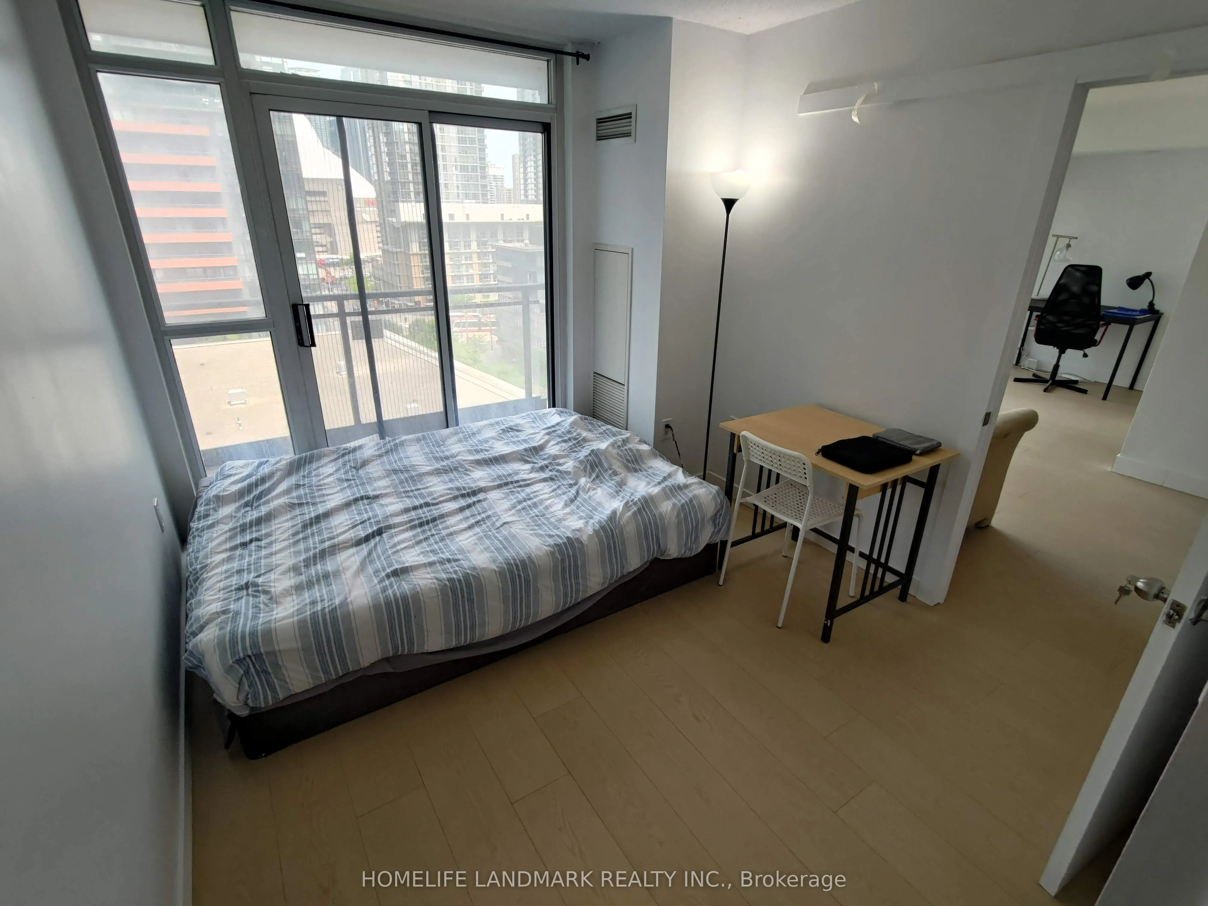 8 Telegram Mews, #1005