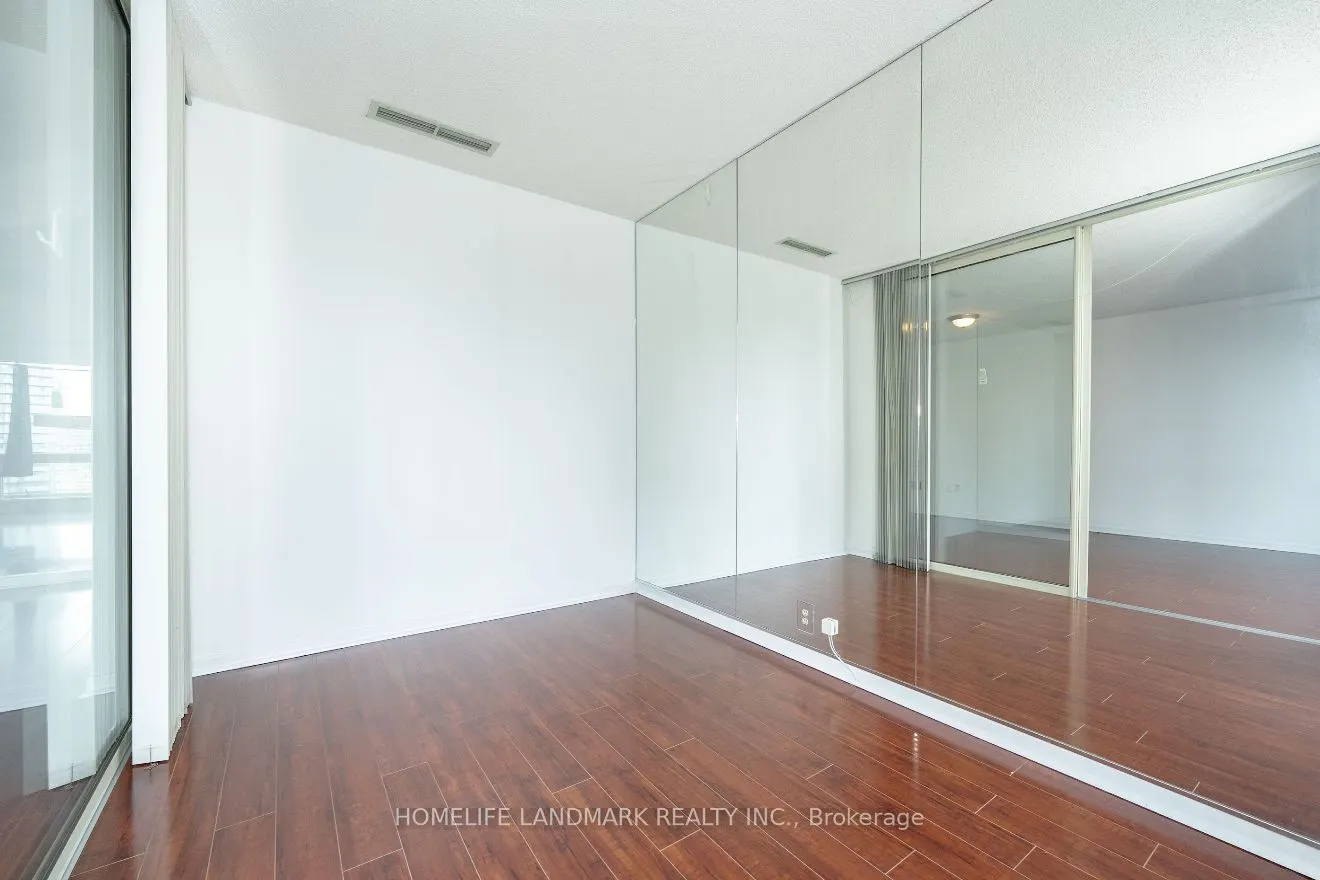 1001 Bay Street, #2616