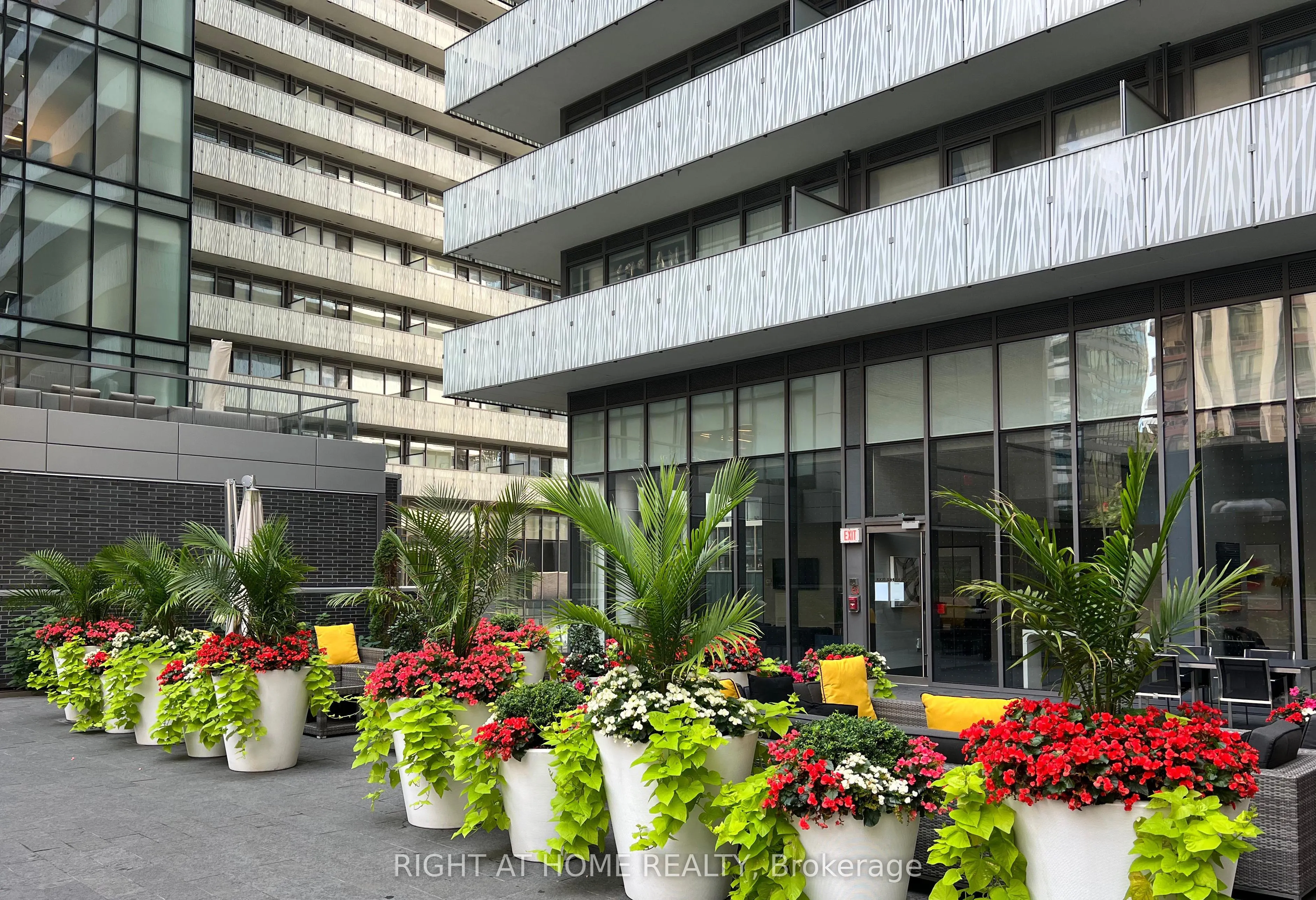 42 Charles Street E, #2206