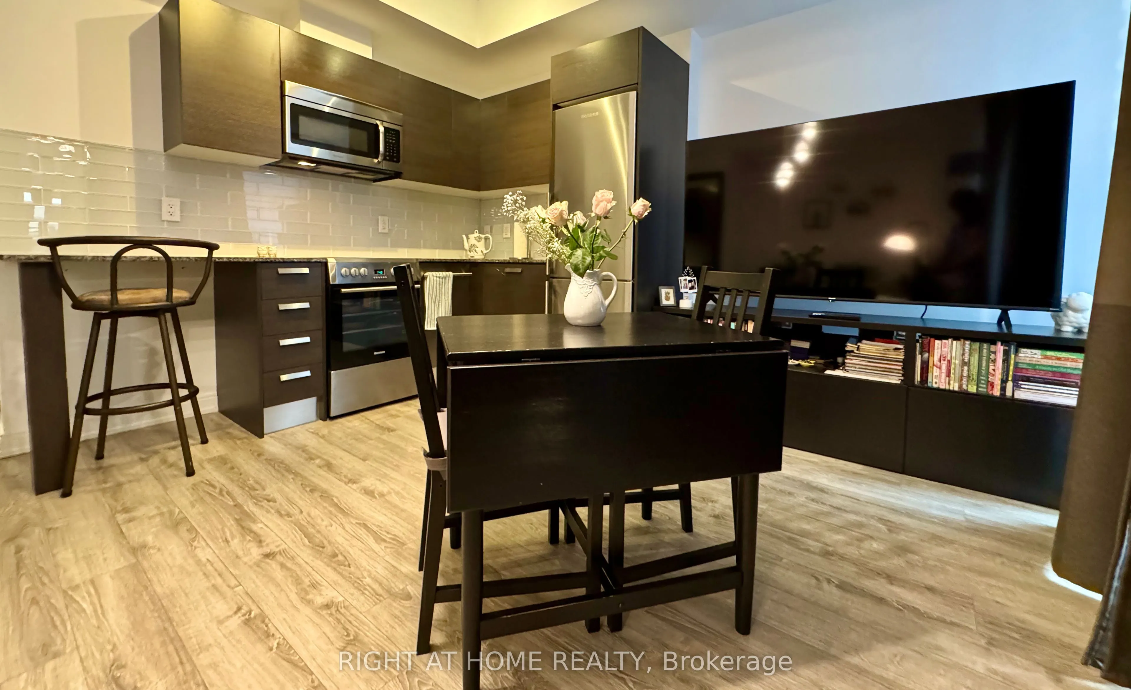 42 Charles Street E, #2206