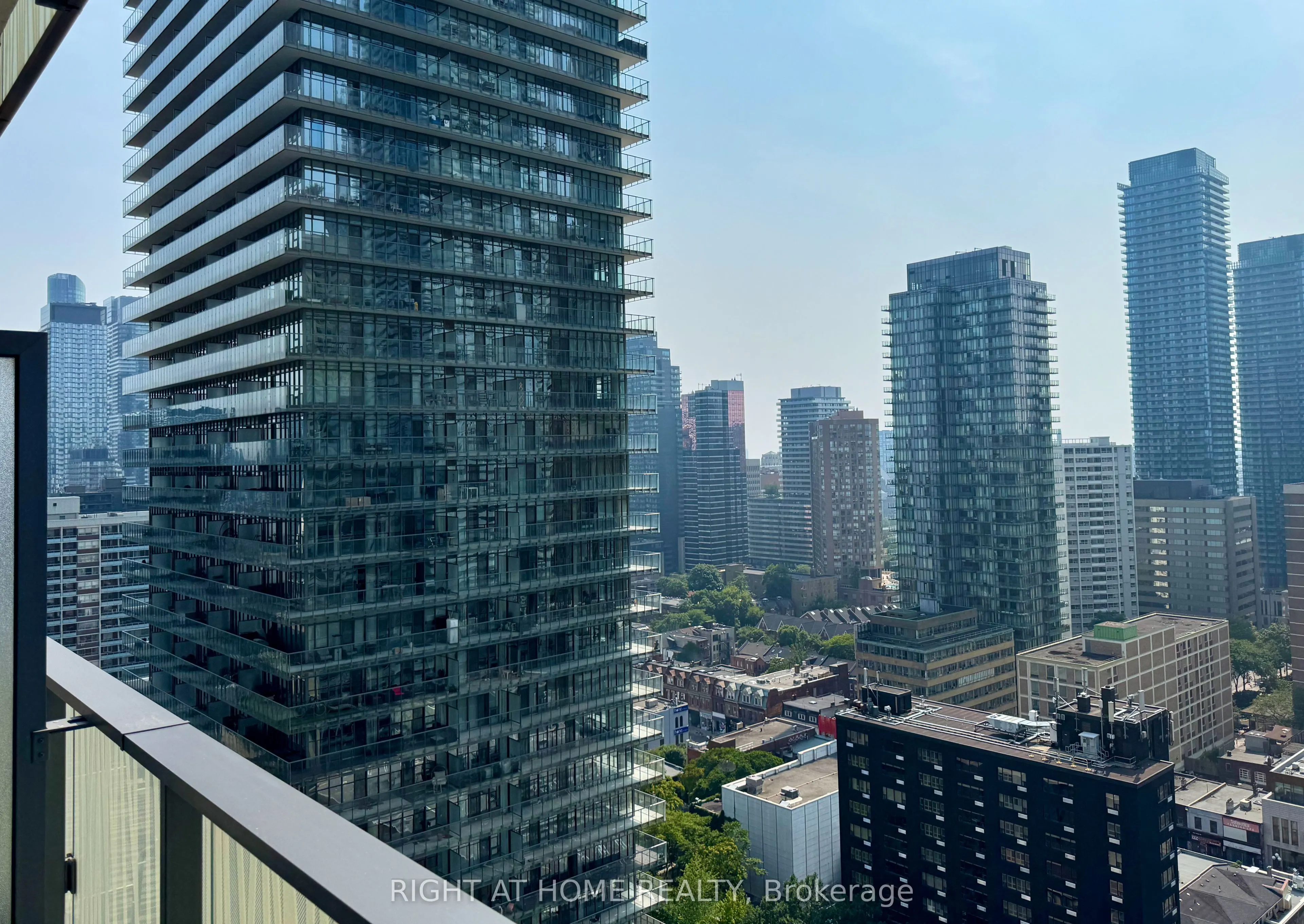42 Charles Street E, #2206