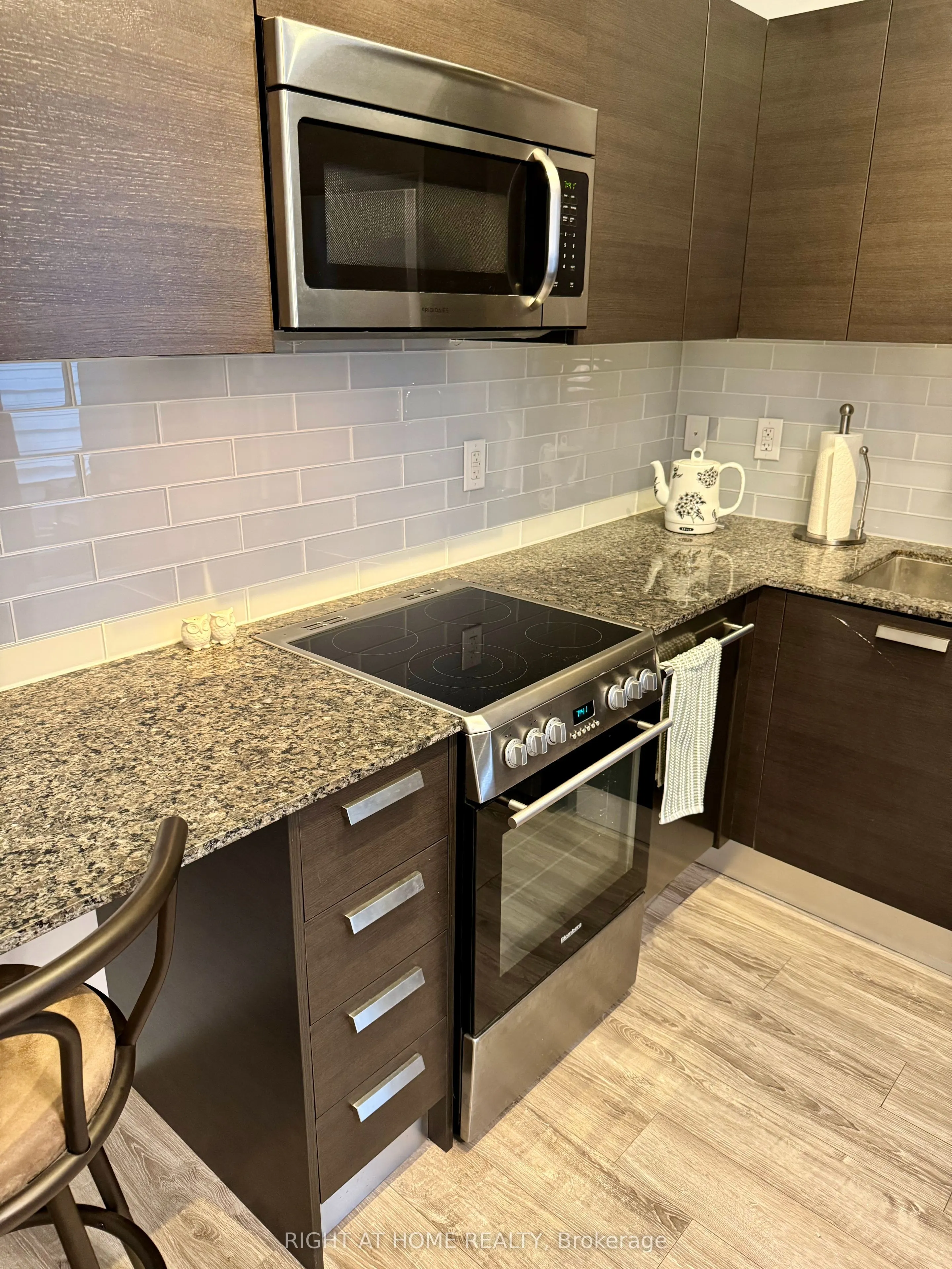42 Charles Street E, #2206