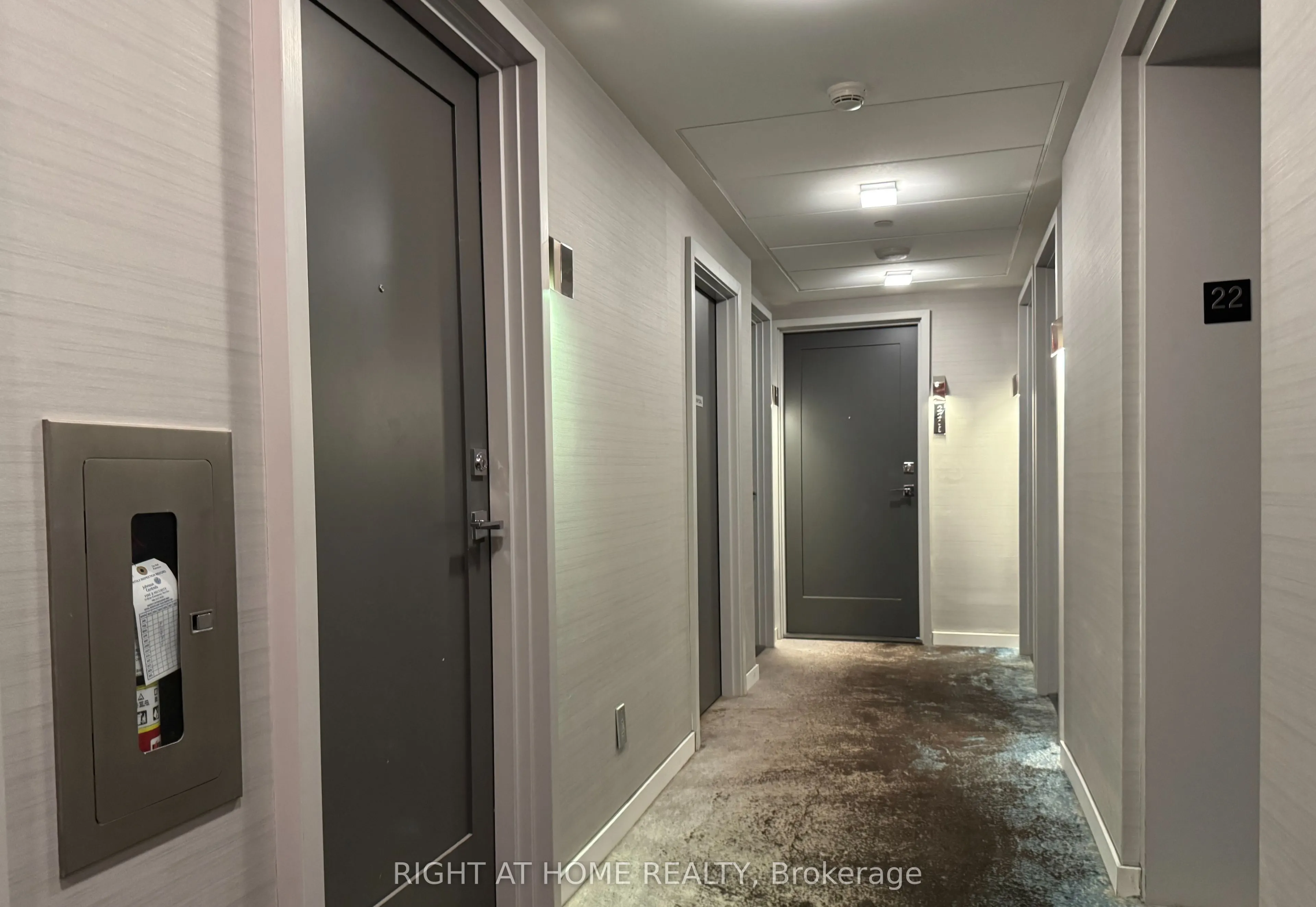42 Charles Street E, #2206