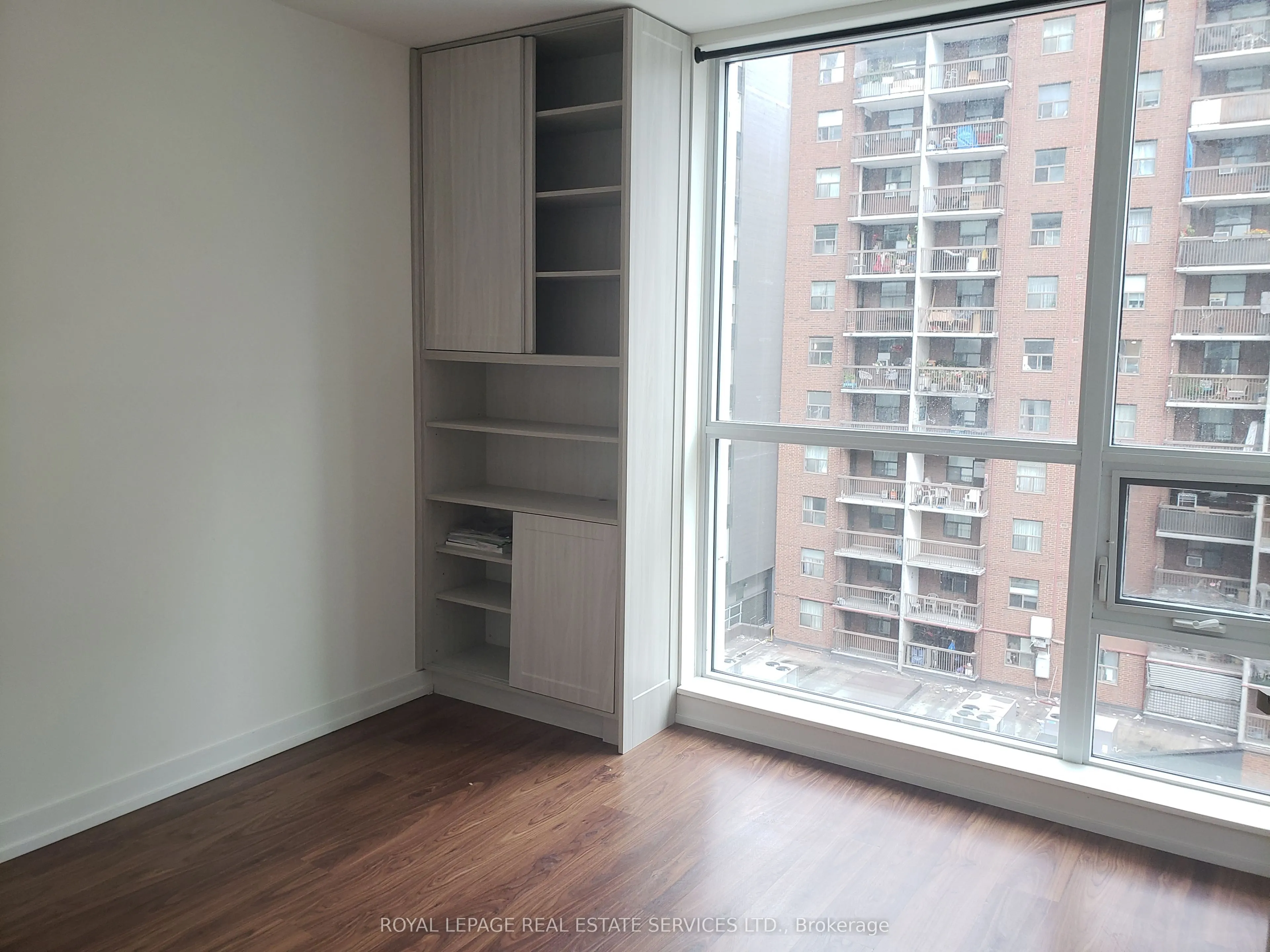 98 Lillian Street, #520