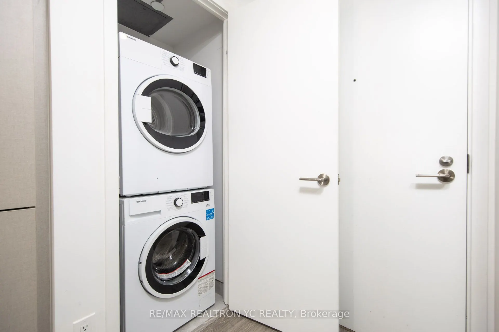 19 Western Battery Road, #1002