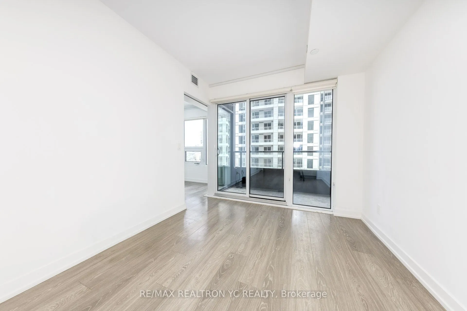 19 Western Battery Road, #1002