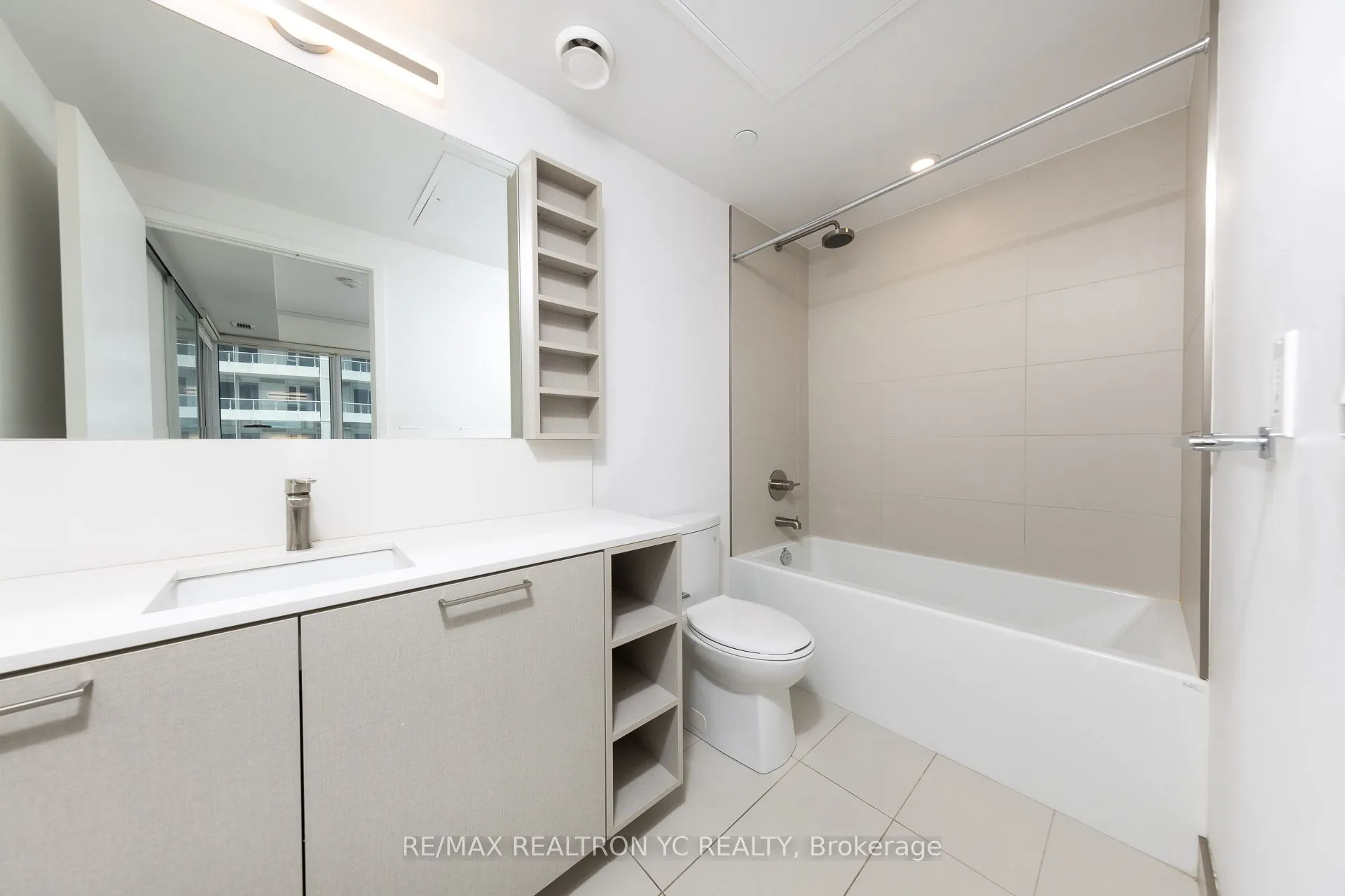 19 Western Battery Road, #1002