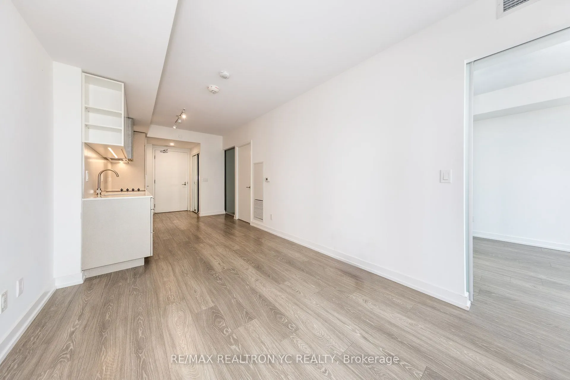 19 Western Battery Road, #1002