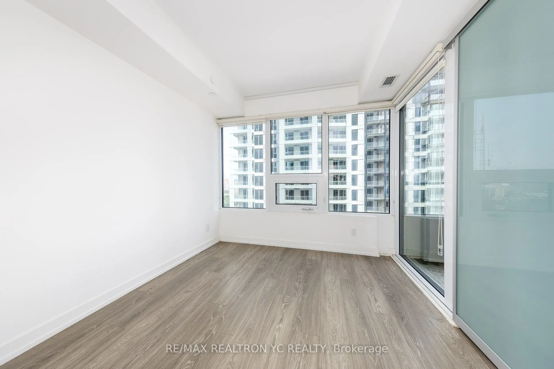 19 Western Battery Road, #1002