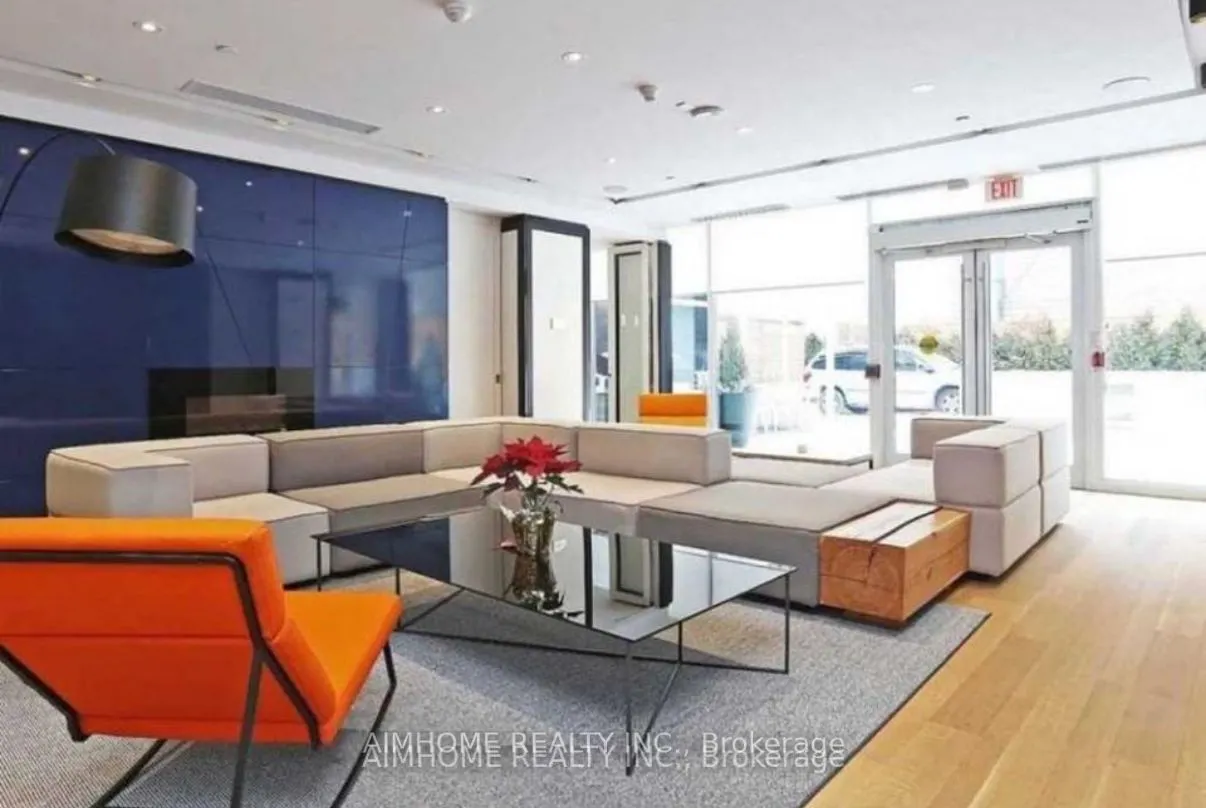 30 Roehampton Avenue, #2011