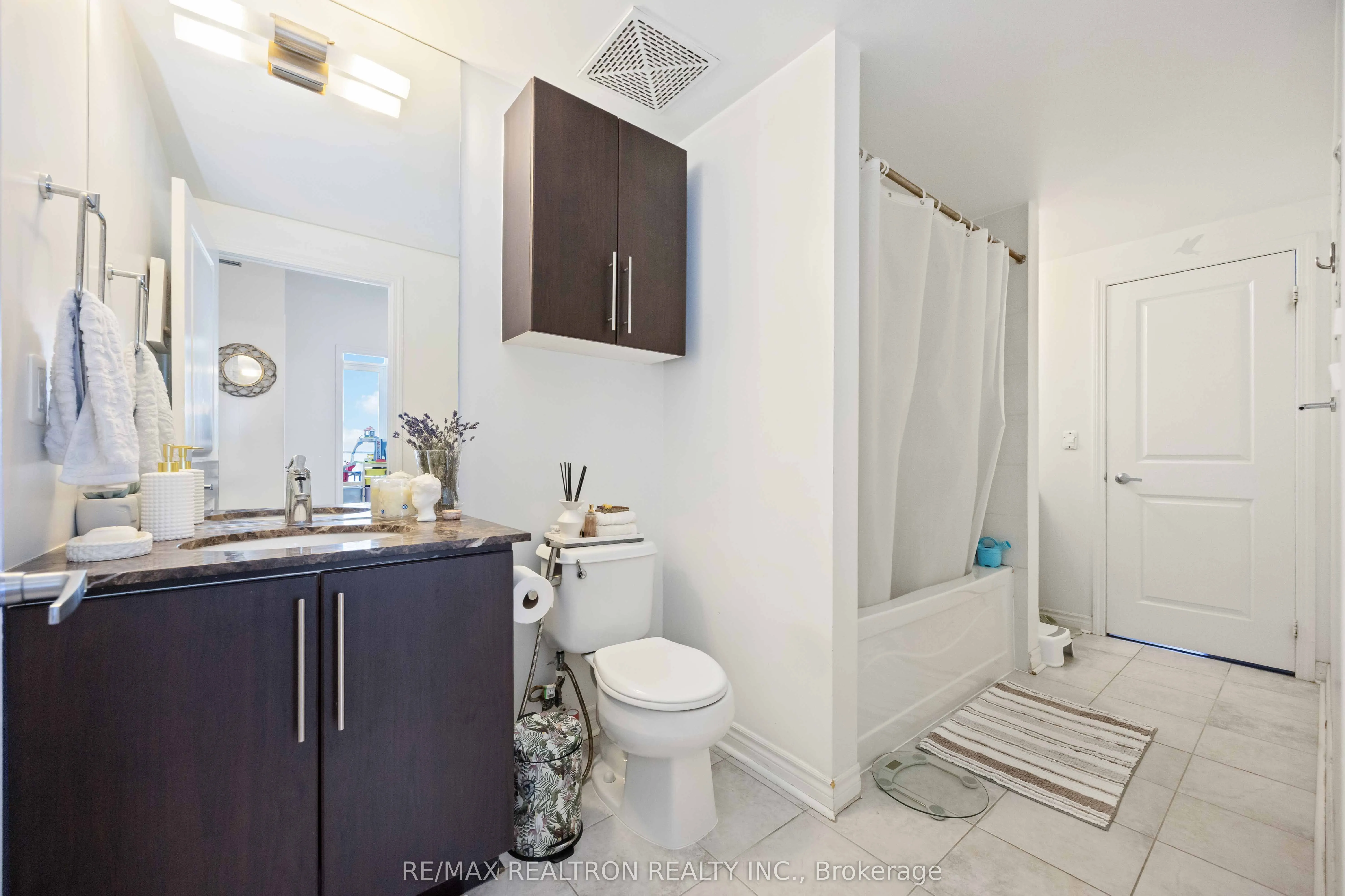 2885 Bayview Avenue, #729