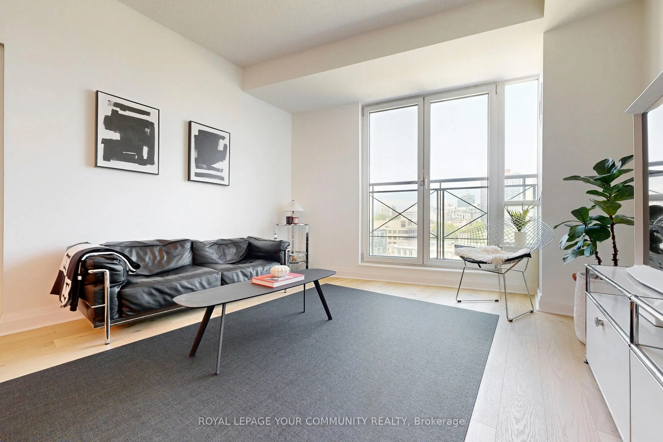 20 Scrivener Square, #905