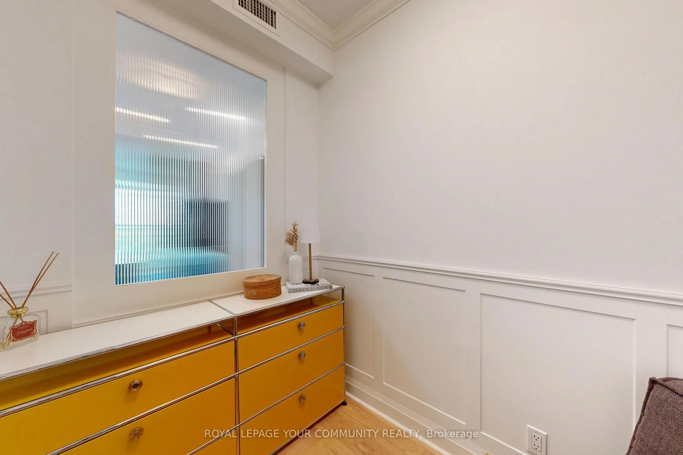 20 Scrivener Square, #905