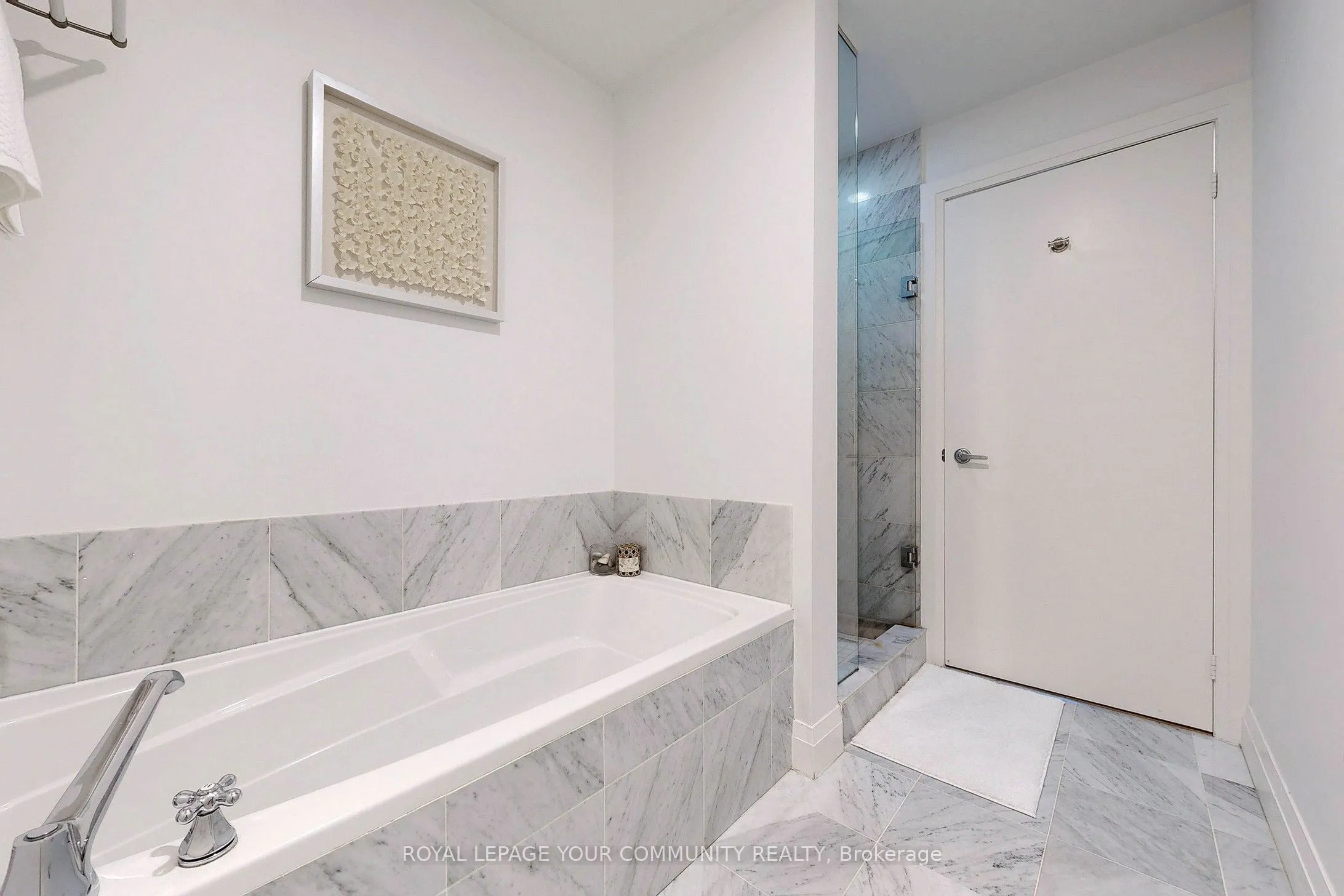 20 Scrivener Square, #905