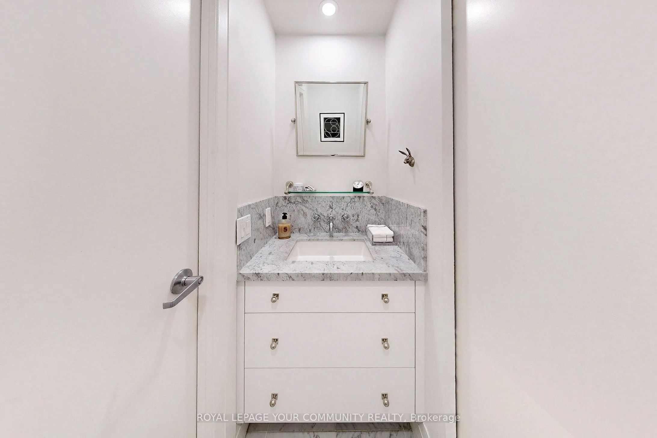 20 Scrivener Square, #905