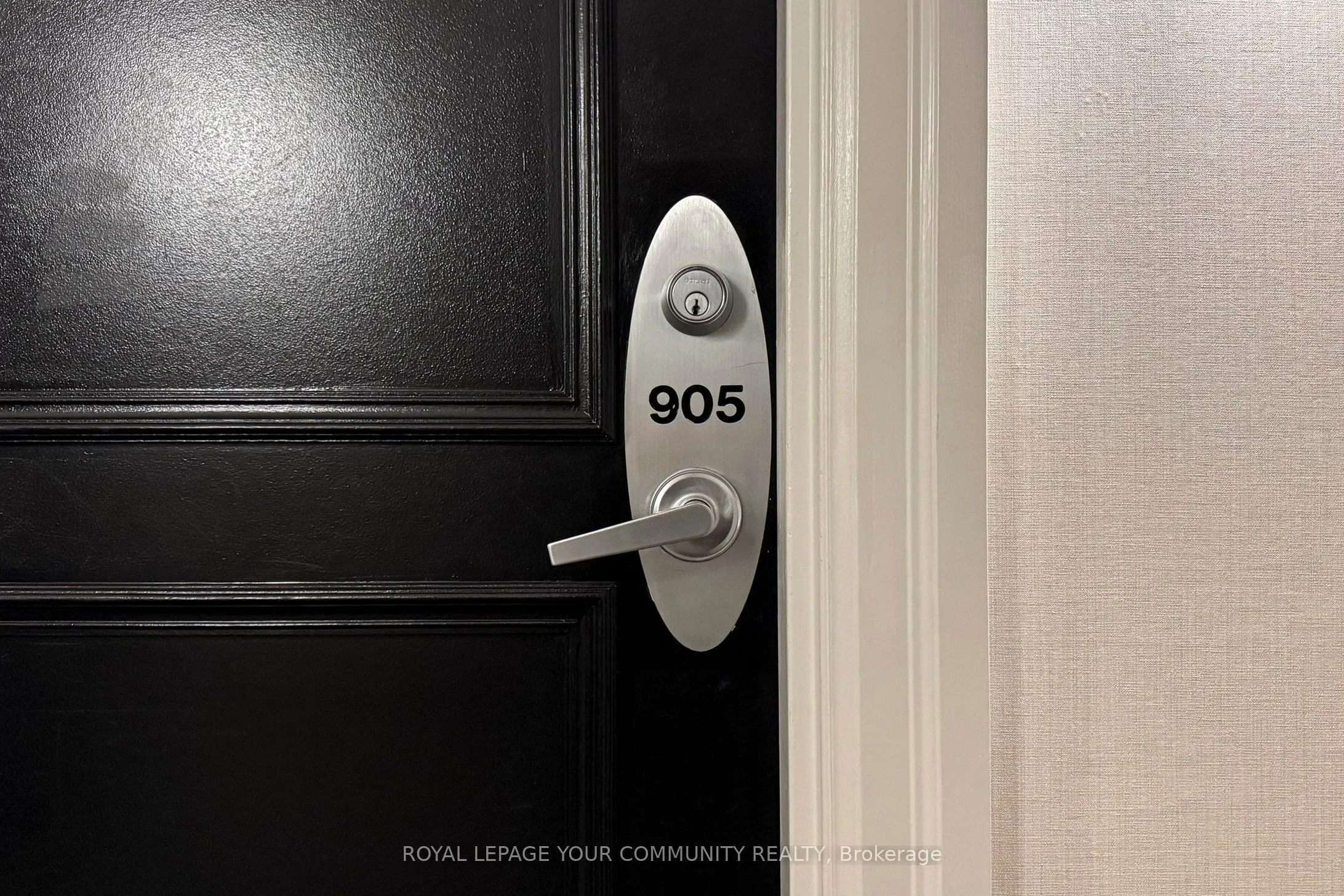 20 Scrivener Square, #905