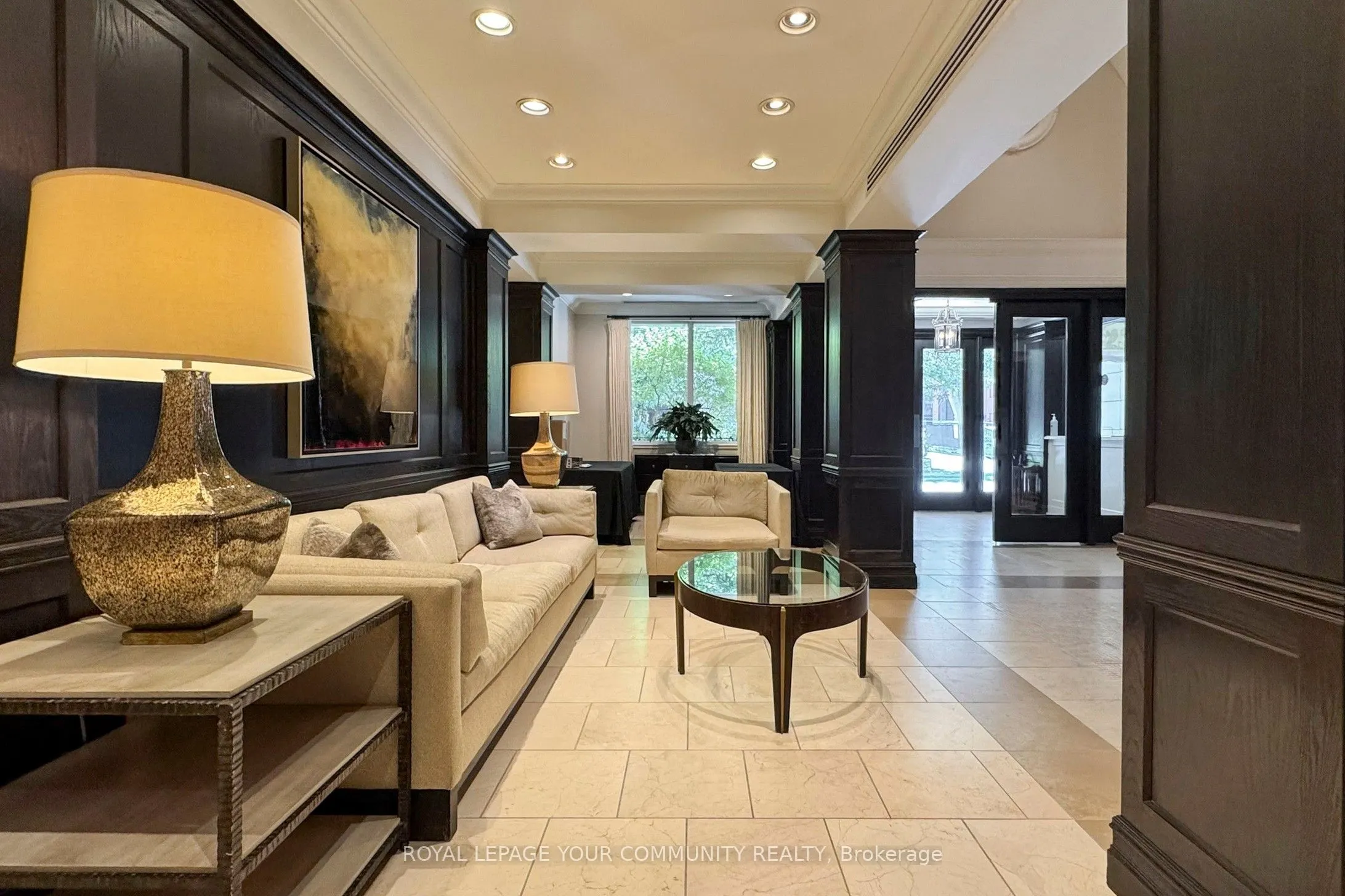 20 Scrivener Square, #905